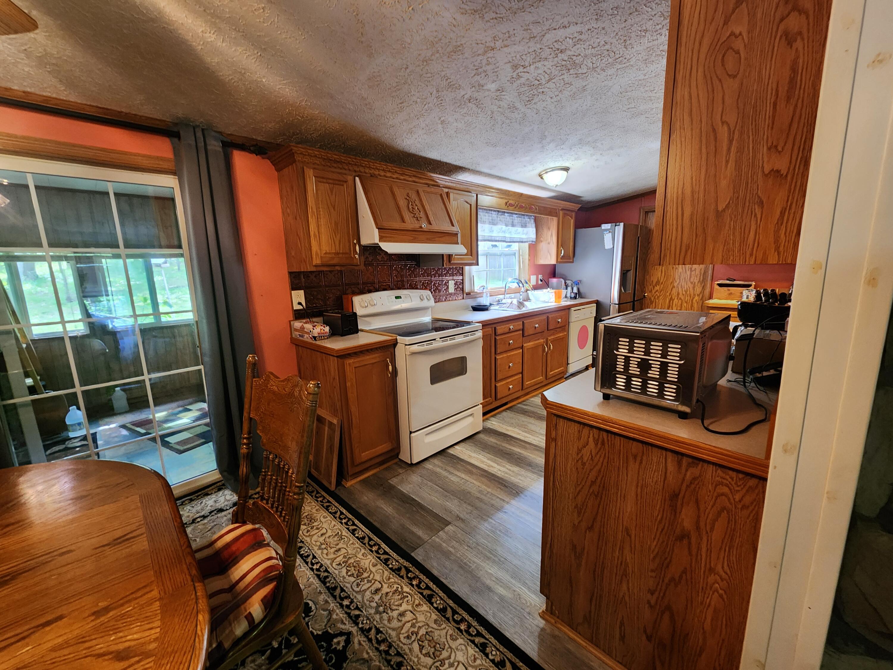 2282 Turnbo Road Property Photo 5