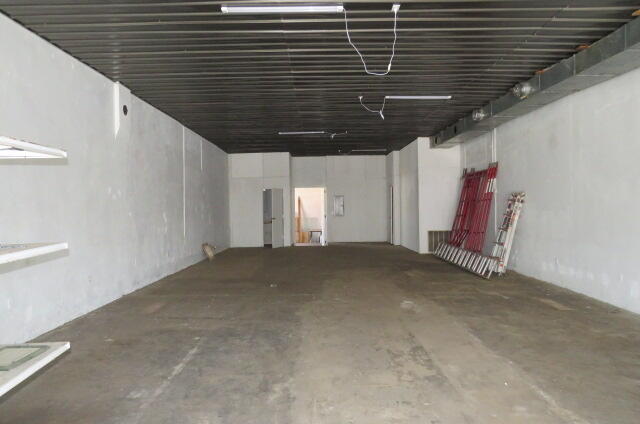 310 East Commercial Street Property Photo 2