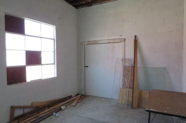 310 East Commercial Street Property Photo 3