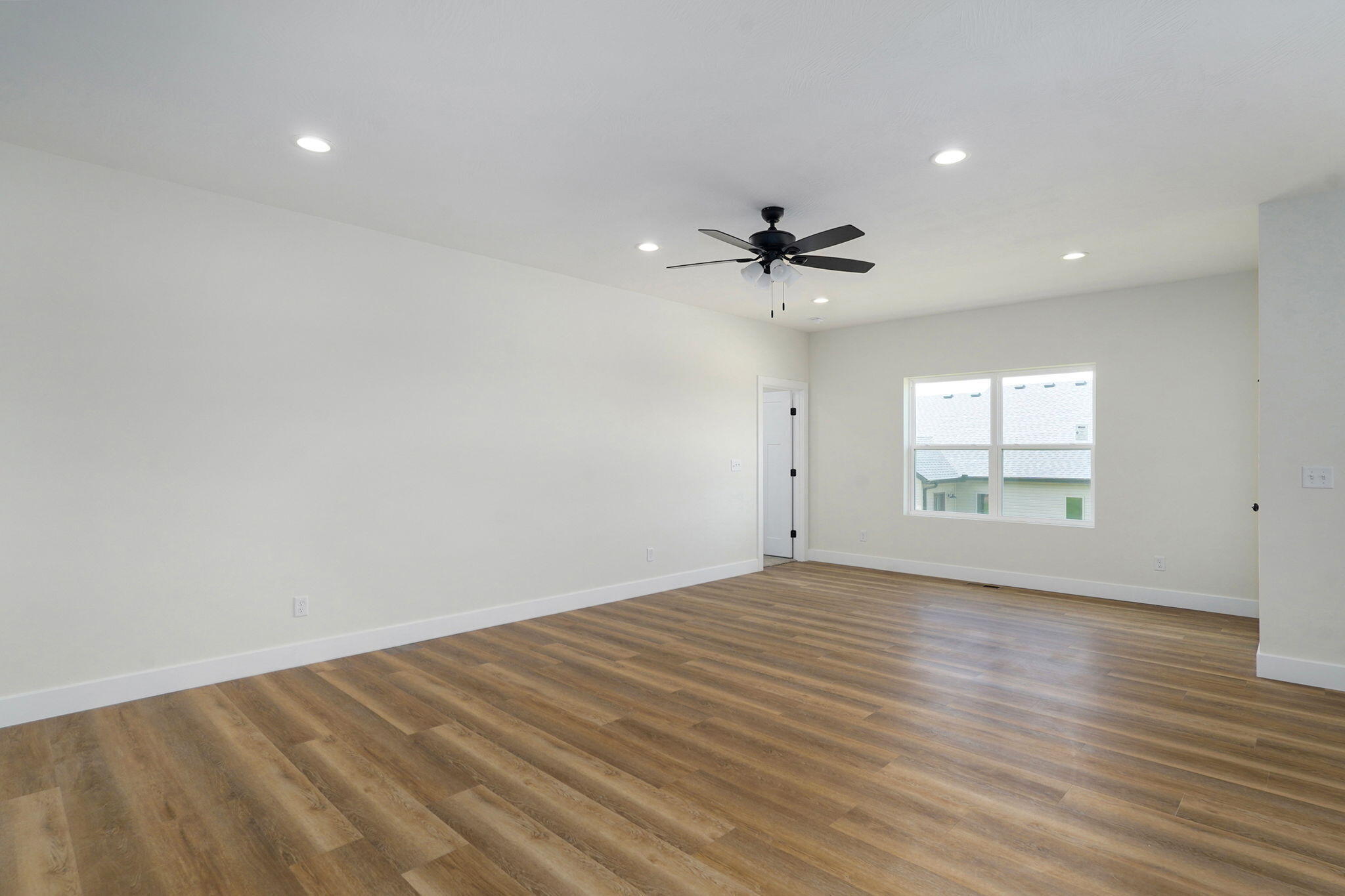 1005 West Jay Street Property Photo 6
