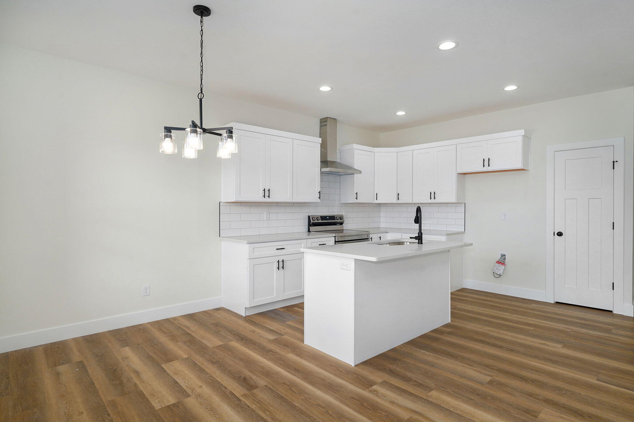 1005 West Jay Street Property Photo 10