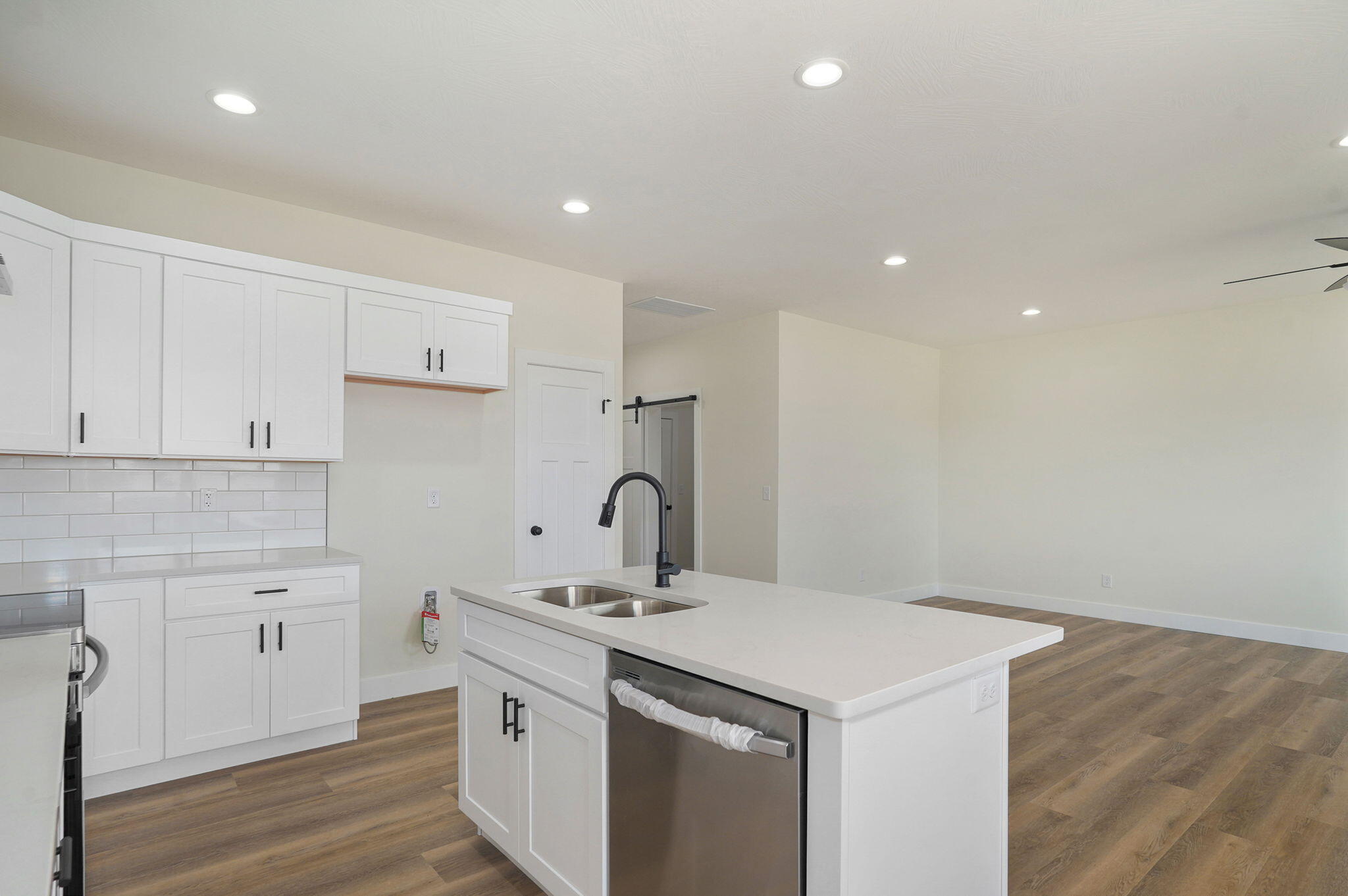 1005 West Jay Street Property Photo 14