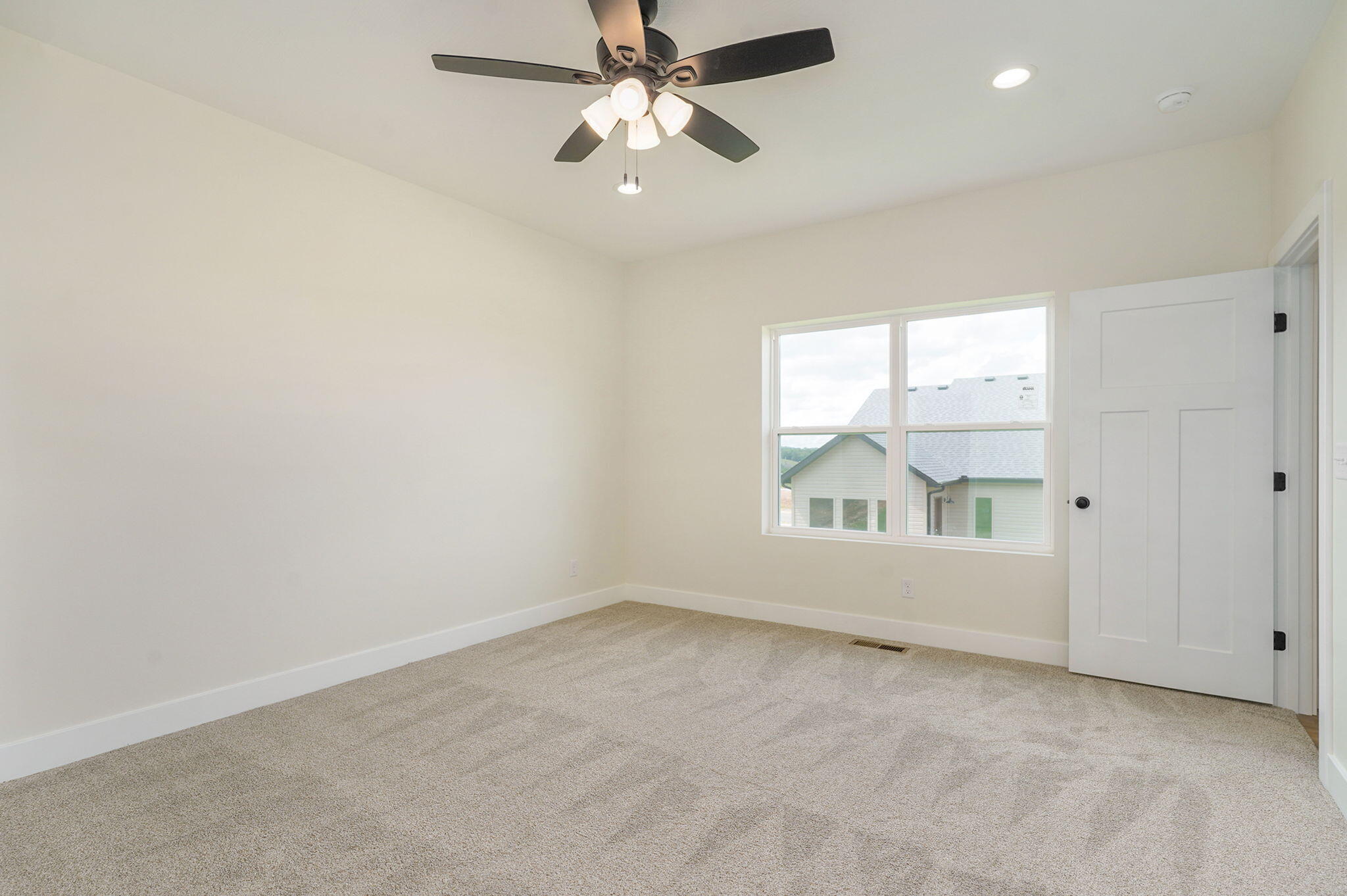 1005 West Jay Street Property Photo 16