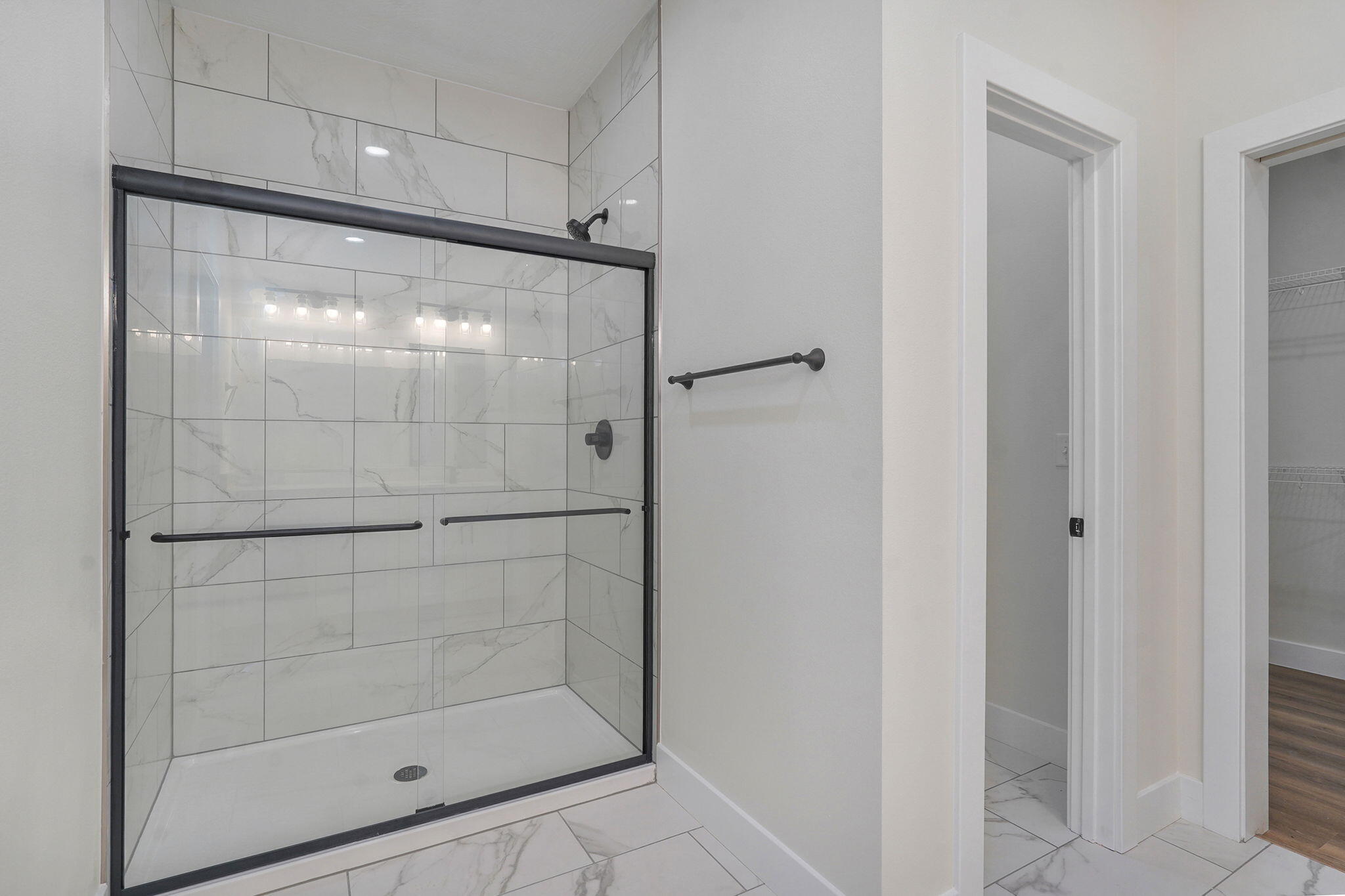 1005 West Jay Street Property Photo 18