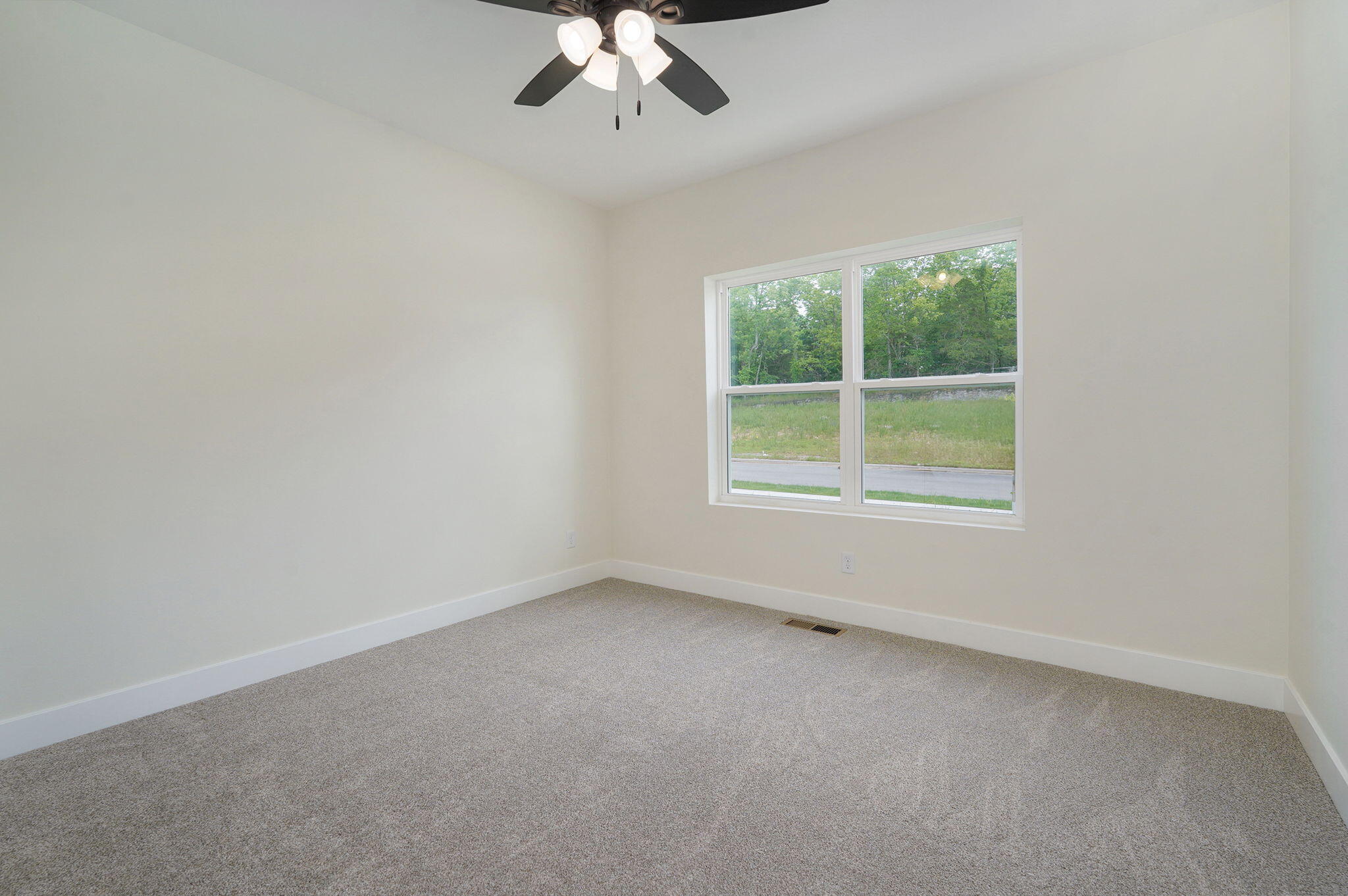 1005 West Jay Street Property Photo 20