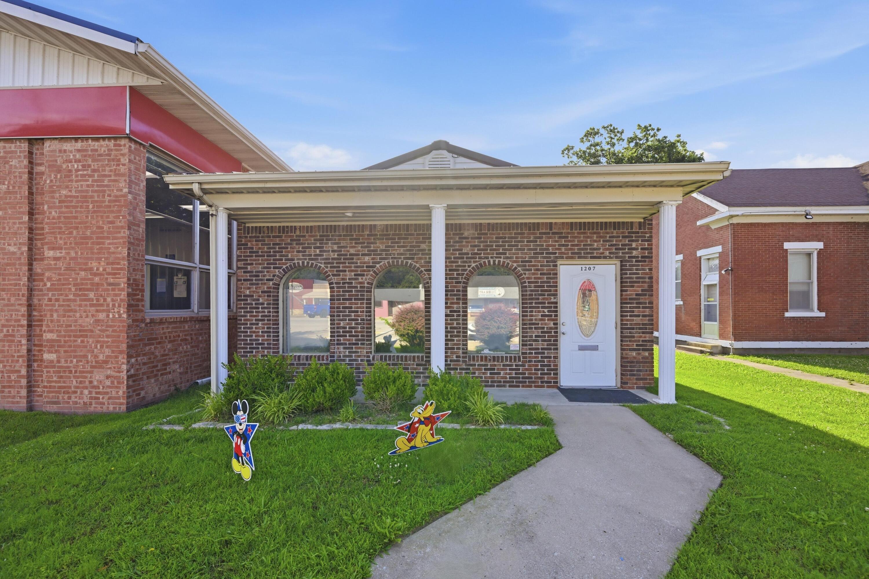 1207 Cherokee Avenue Property Photo 2