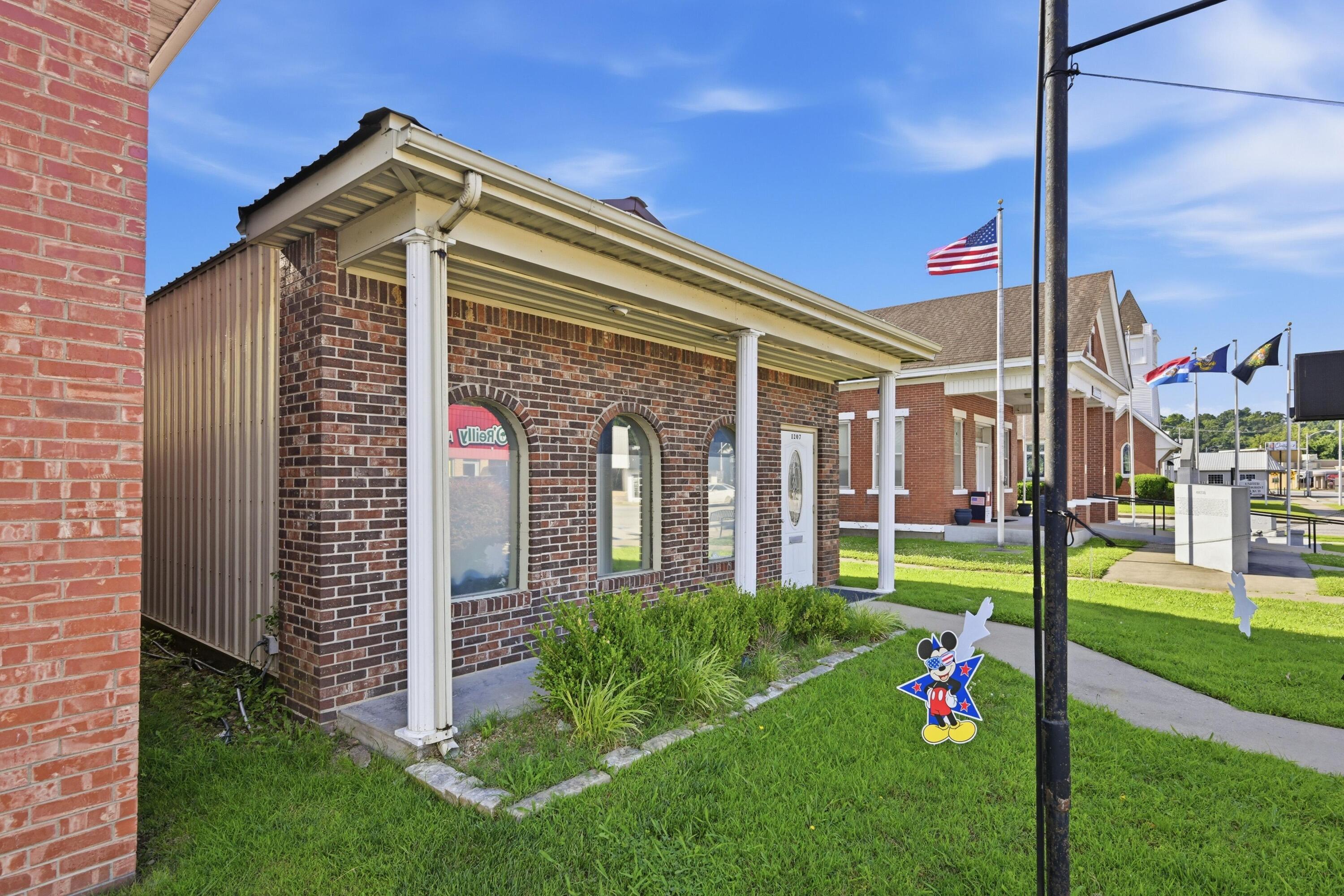 1207 Cherokee Avenue Property Photo 3