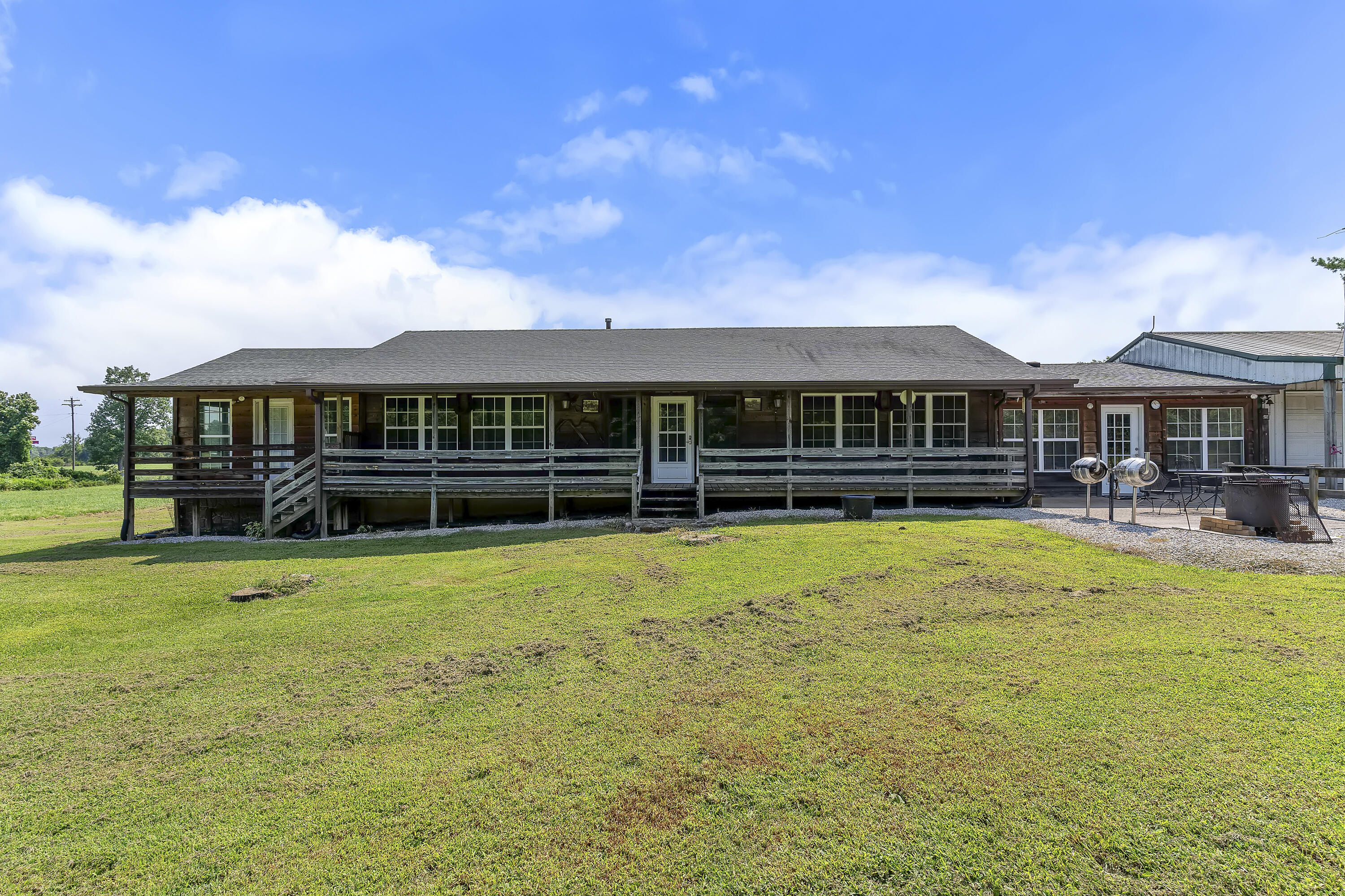 593 West Old Highway 65 Property Photo 7