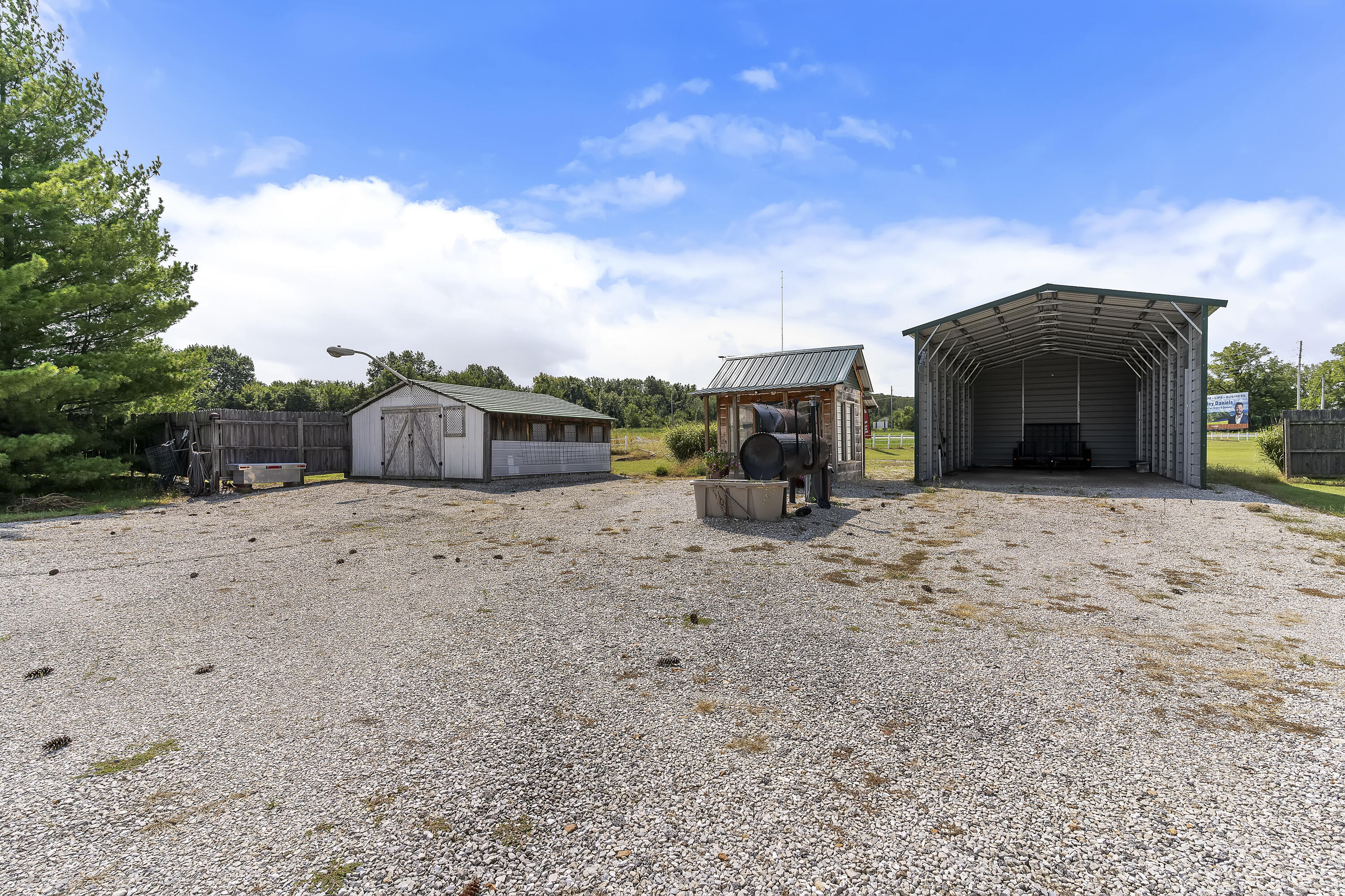 593 West Old Highway 65 Property Photo 10