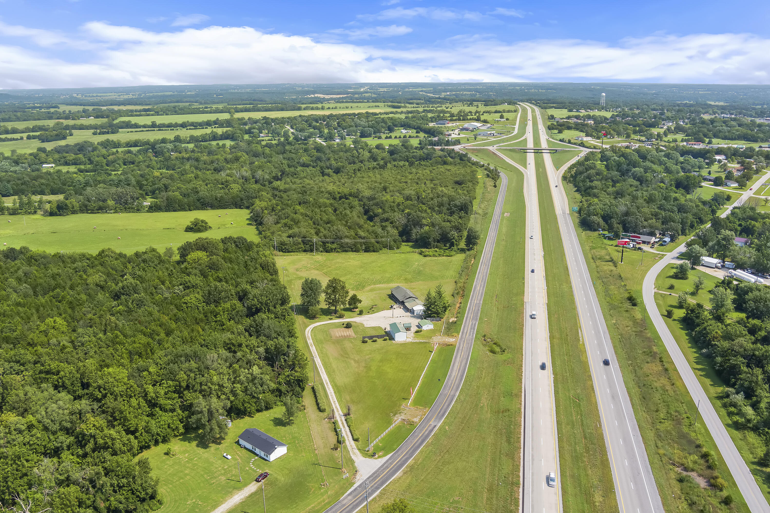 593 West Old Highway 65 Property Photo 14