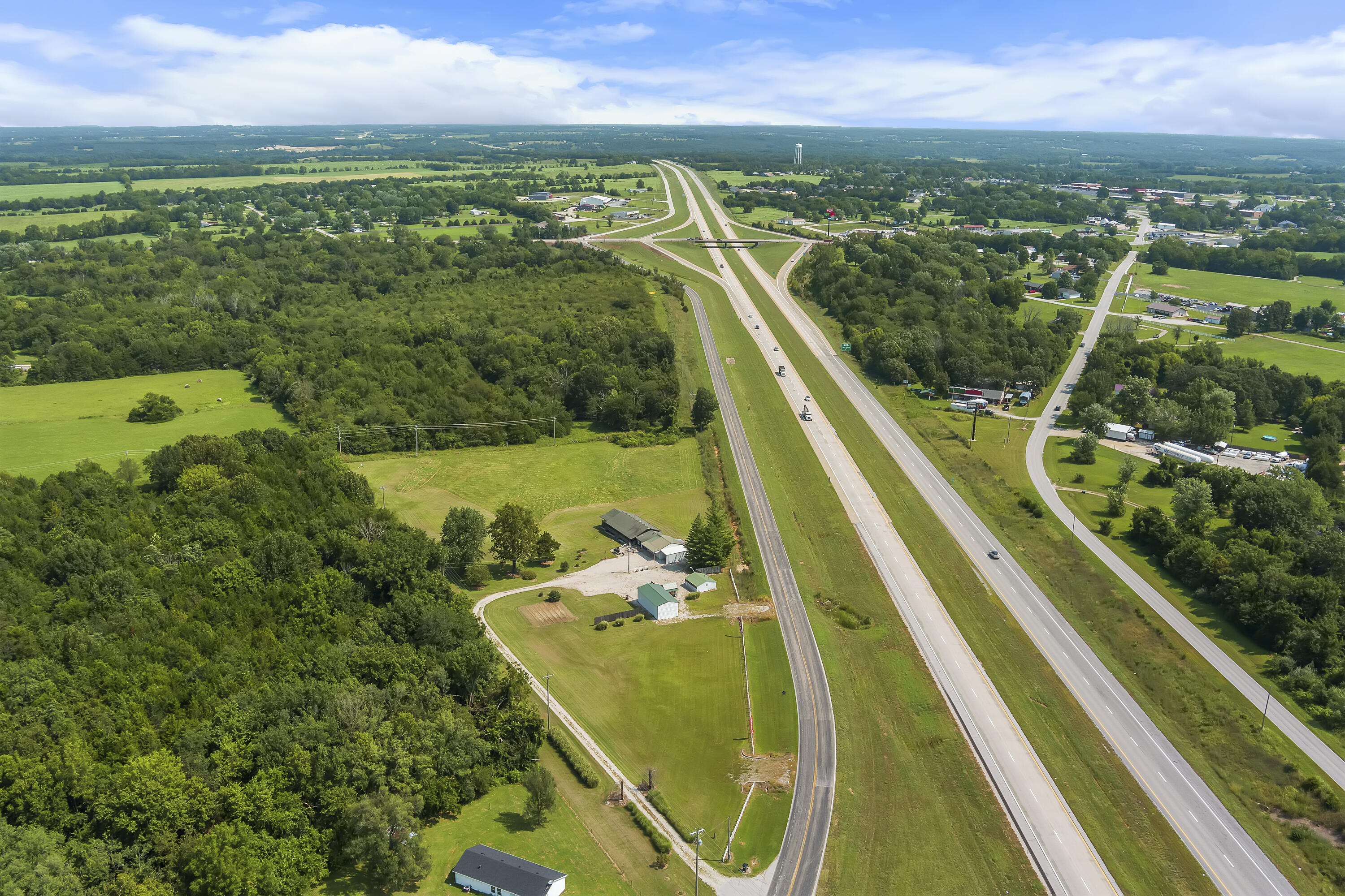 593 West Old Highway 65 Property Photo 16