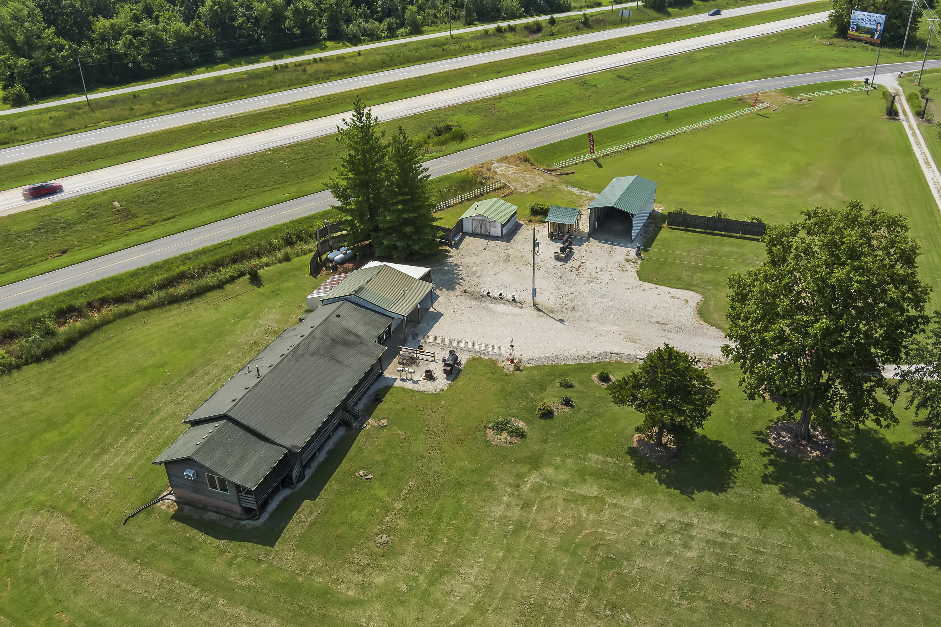 593 West Old Highway 65 Property Photo 37