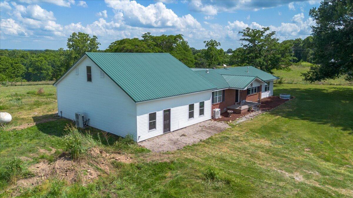 794 State Highway East Property Photo 4