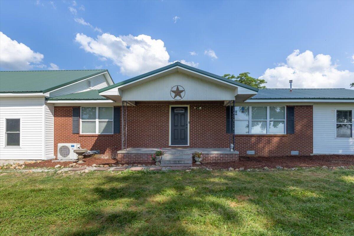 794 State Highway East Property Photo 8