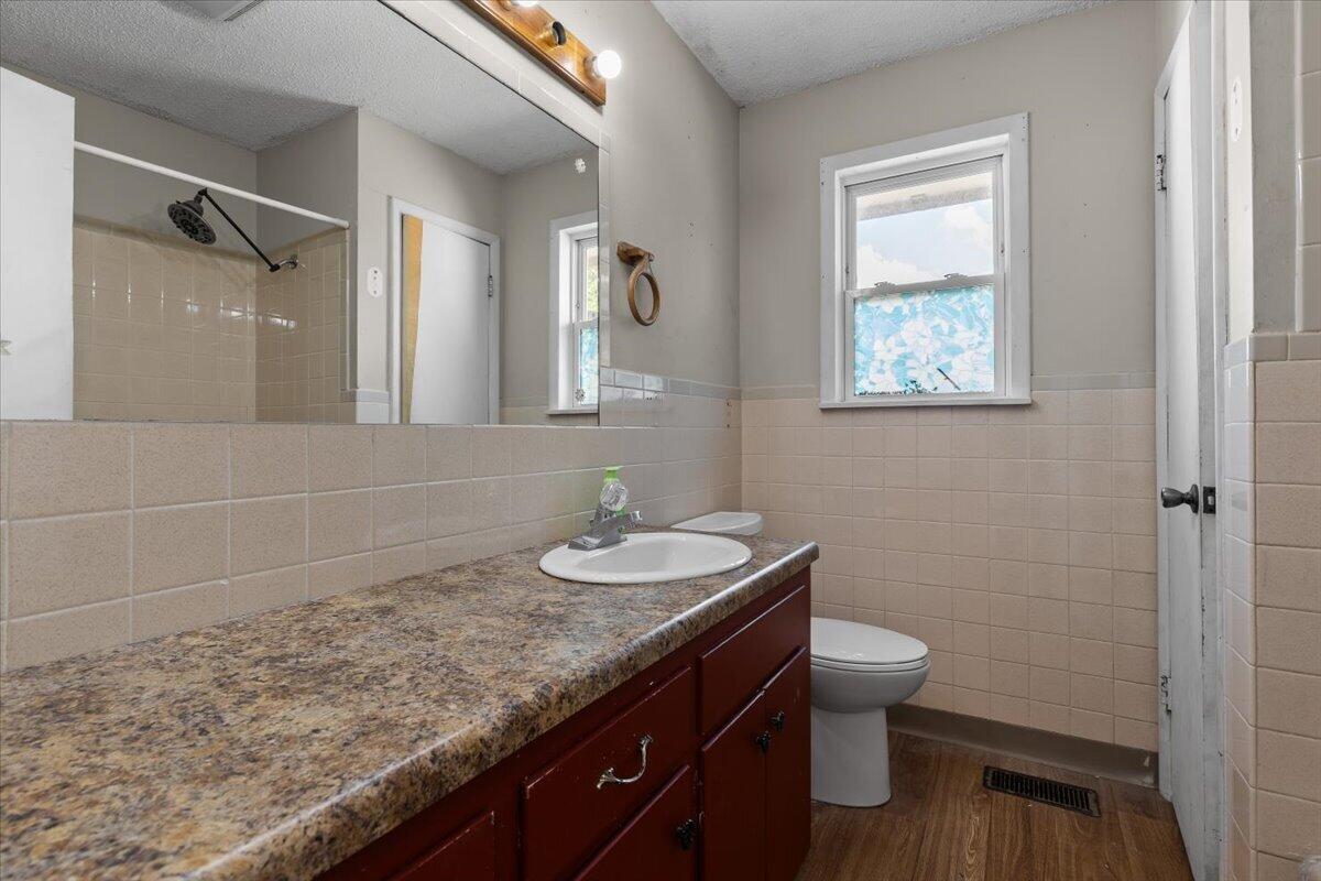 794 State Highway East Property Photo 24