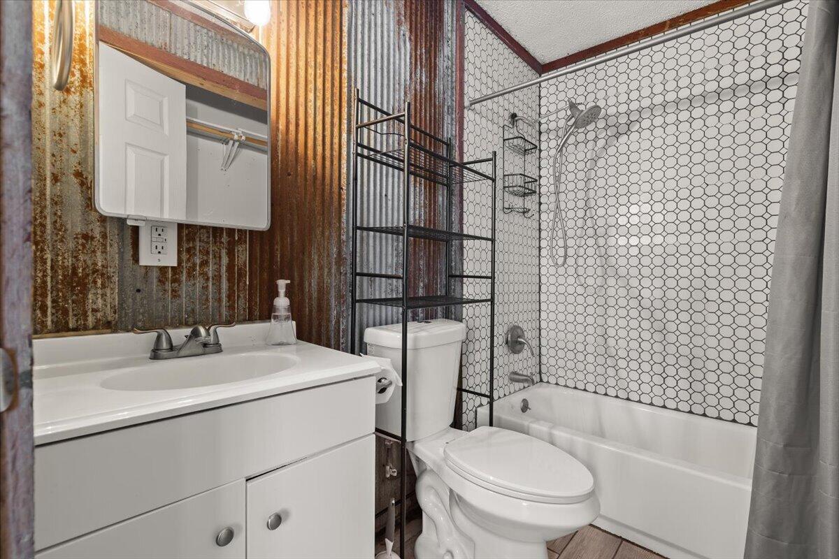 794 State Highway East Property Photo 27