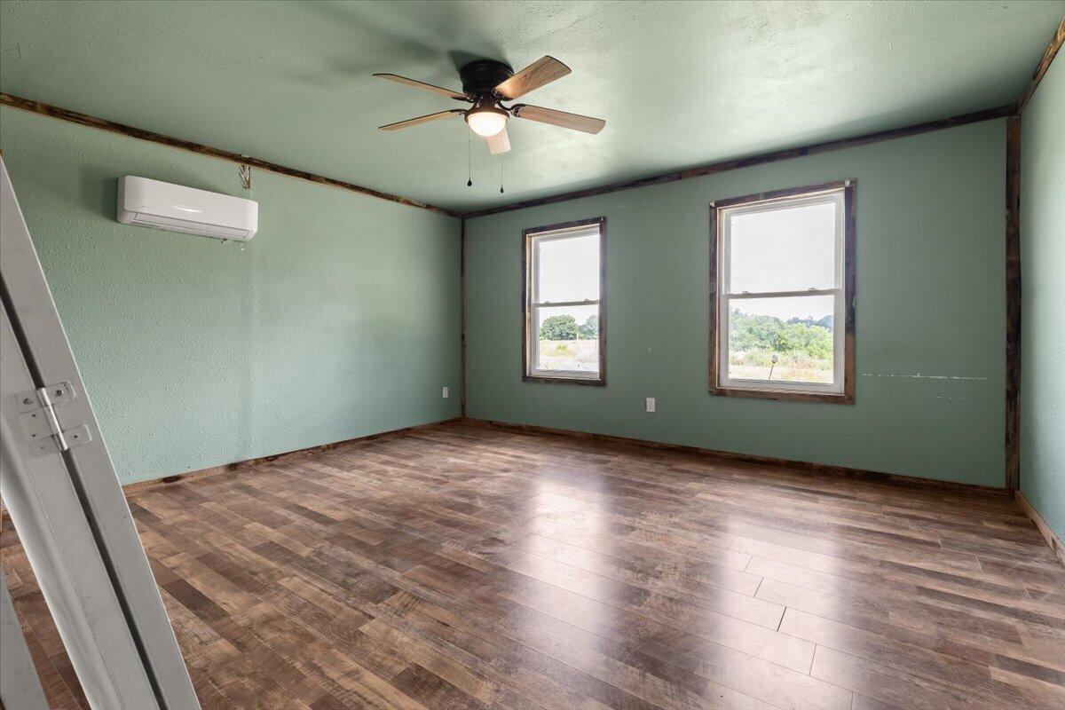 794 State Highway East Property Photo 31