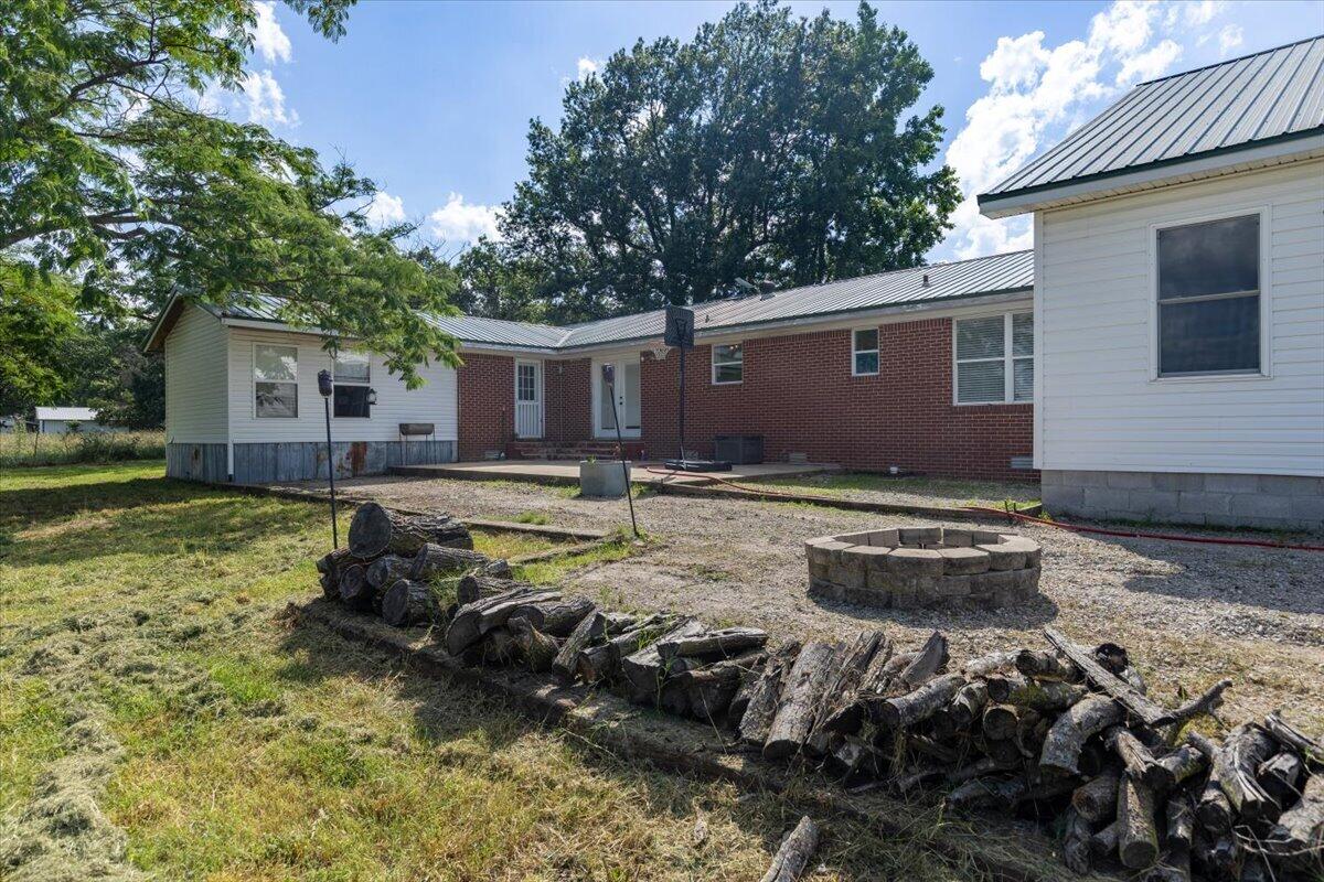 794 State Highway East Property Photo 48
