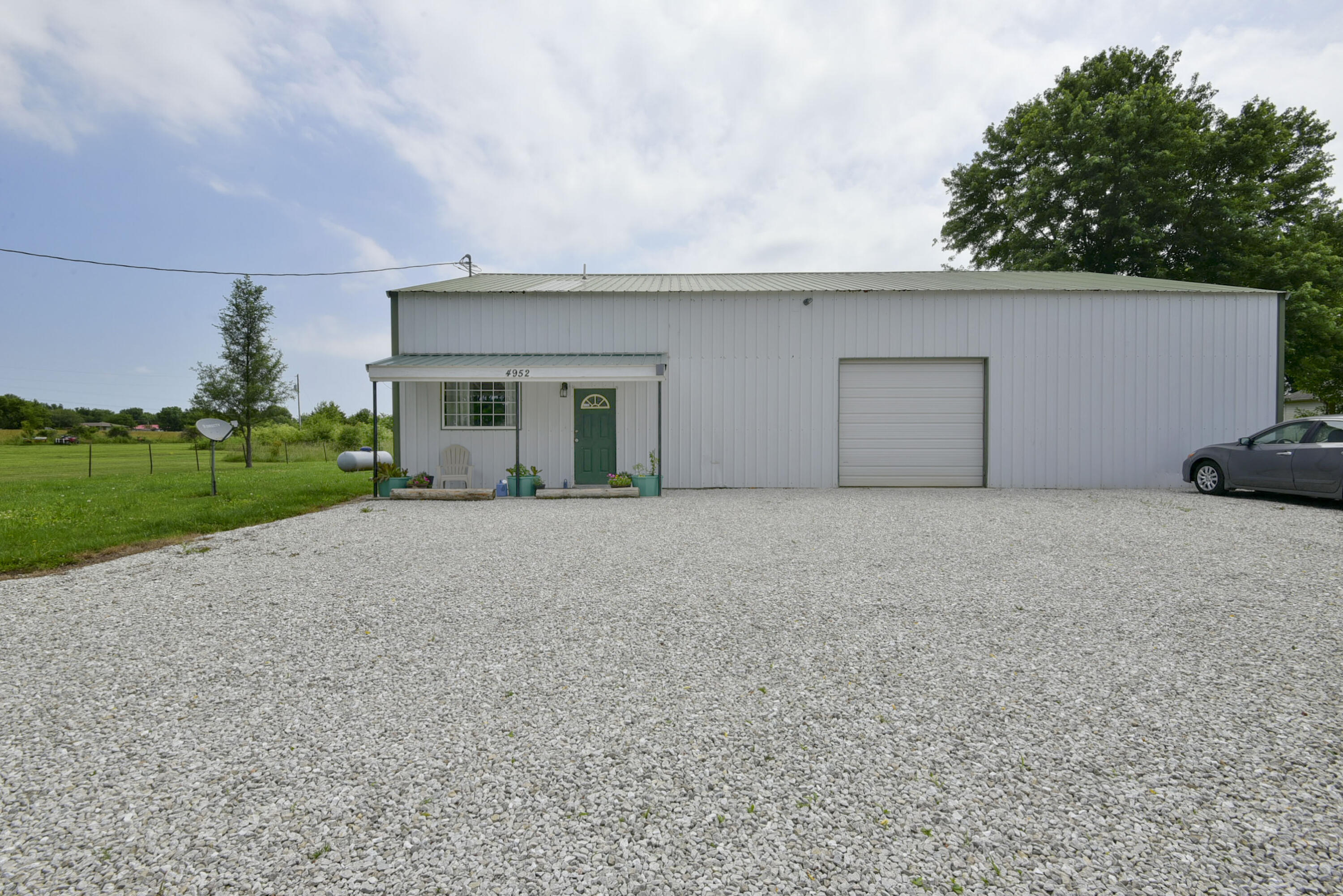4952 Highway F Property Photo 1