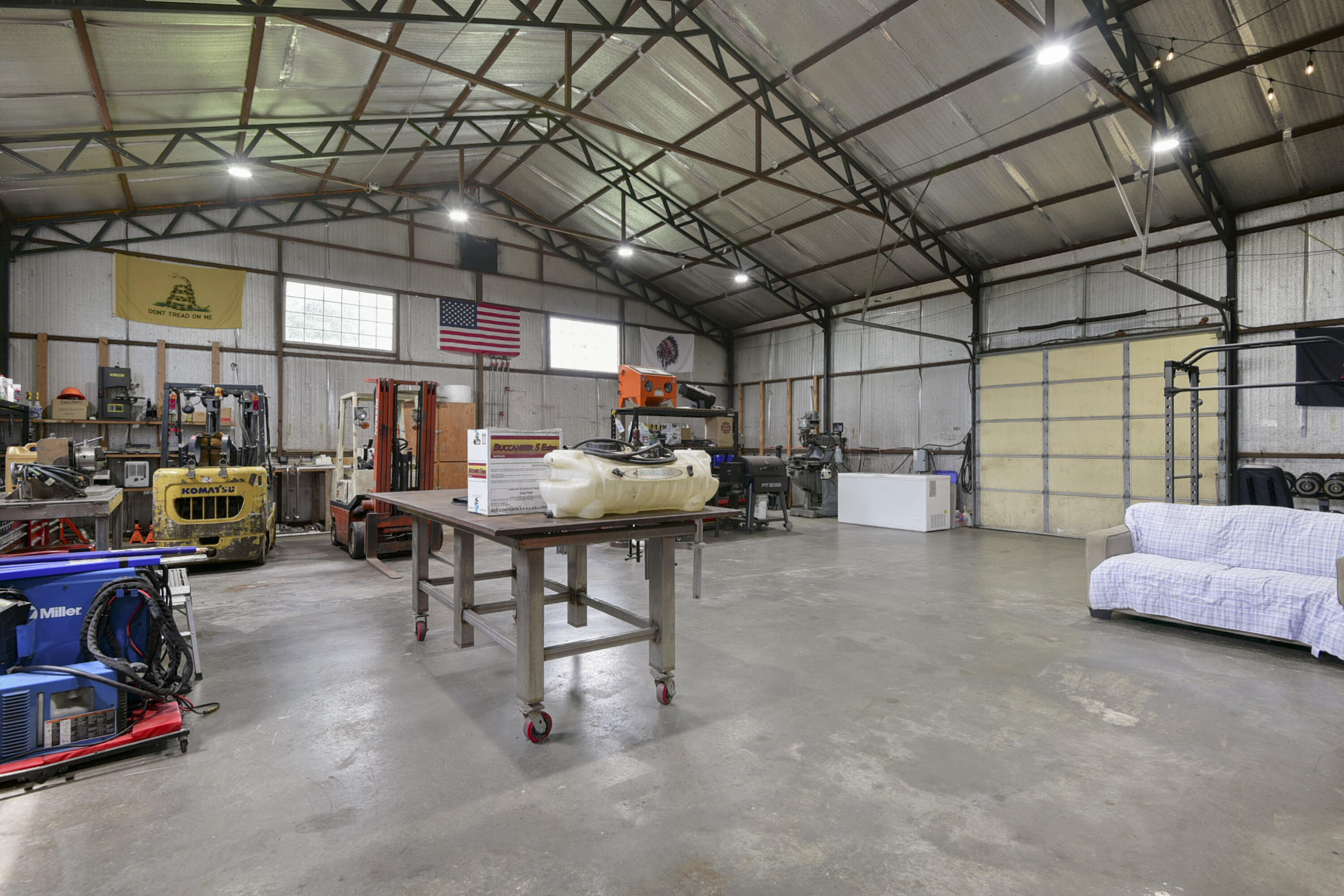 4952 Highway F Property Photo 4