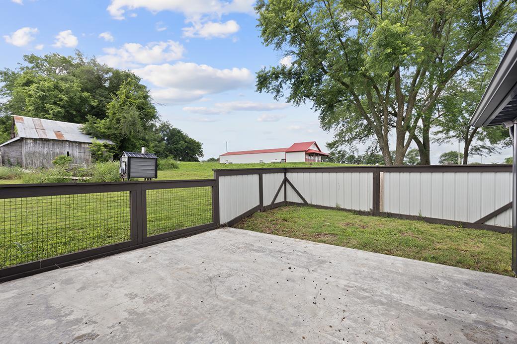 332 Fir Road Property Photo 7