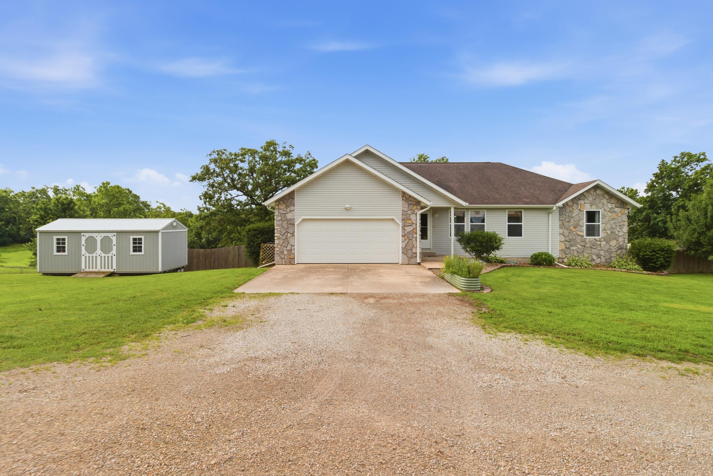 7650 Private Road 2453 Property Photo 1