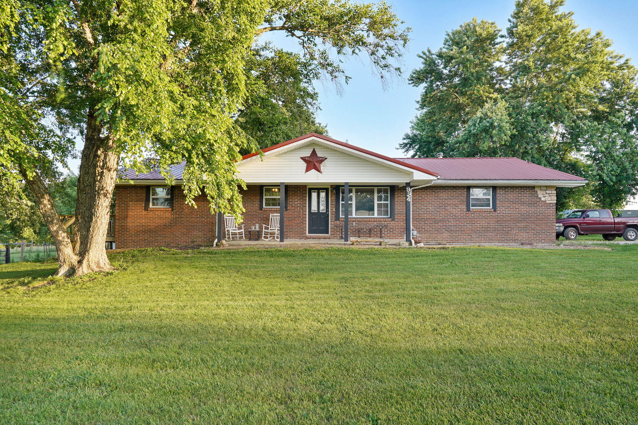 924 Plank School Road Property Photo 1