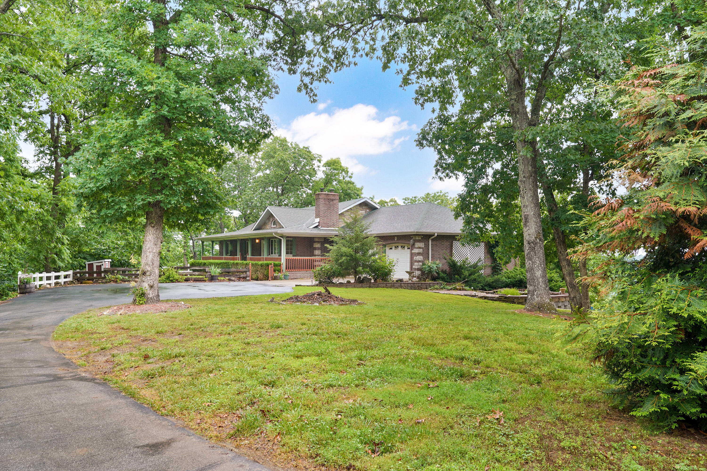 1908 Center Road Property Photo 2