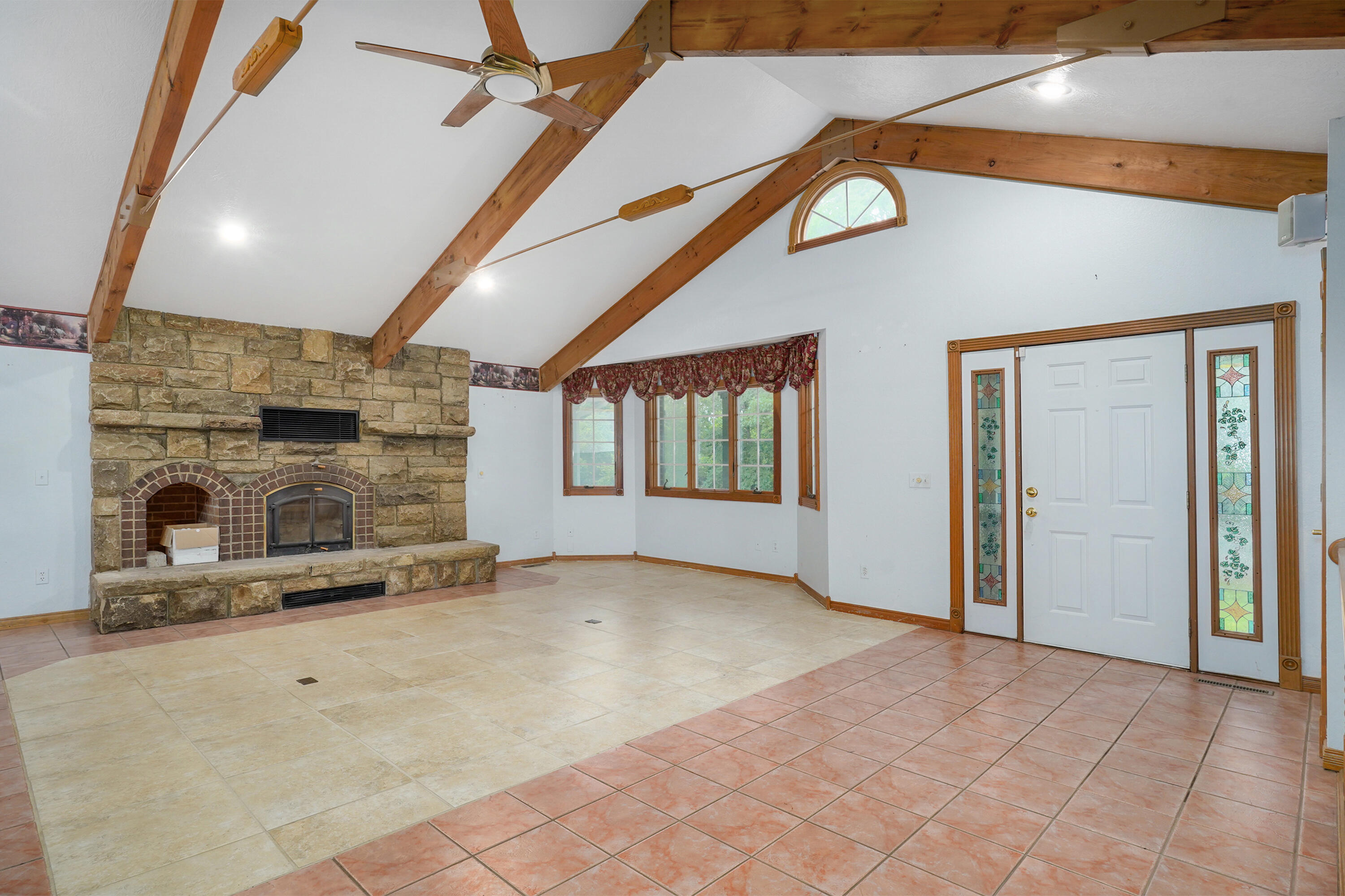 1908 Center Road Property Photo 7
