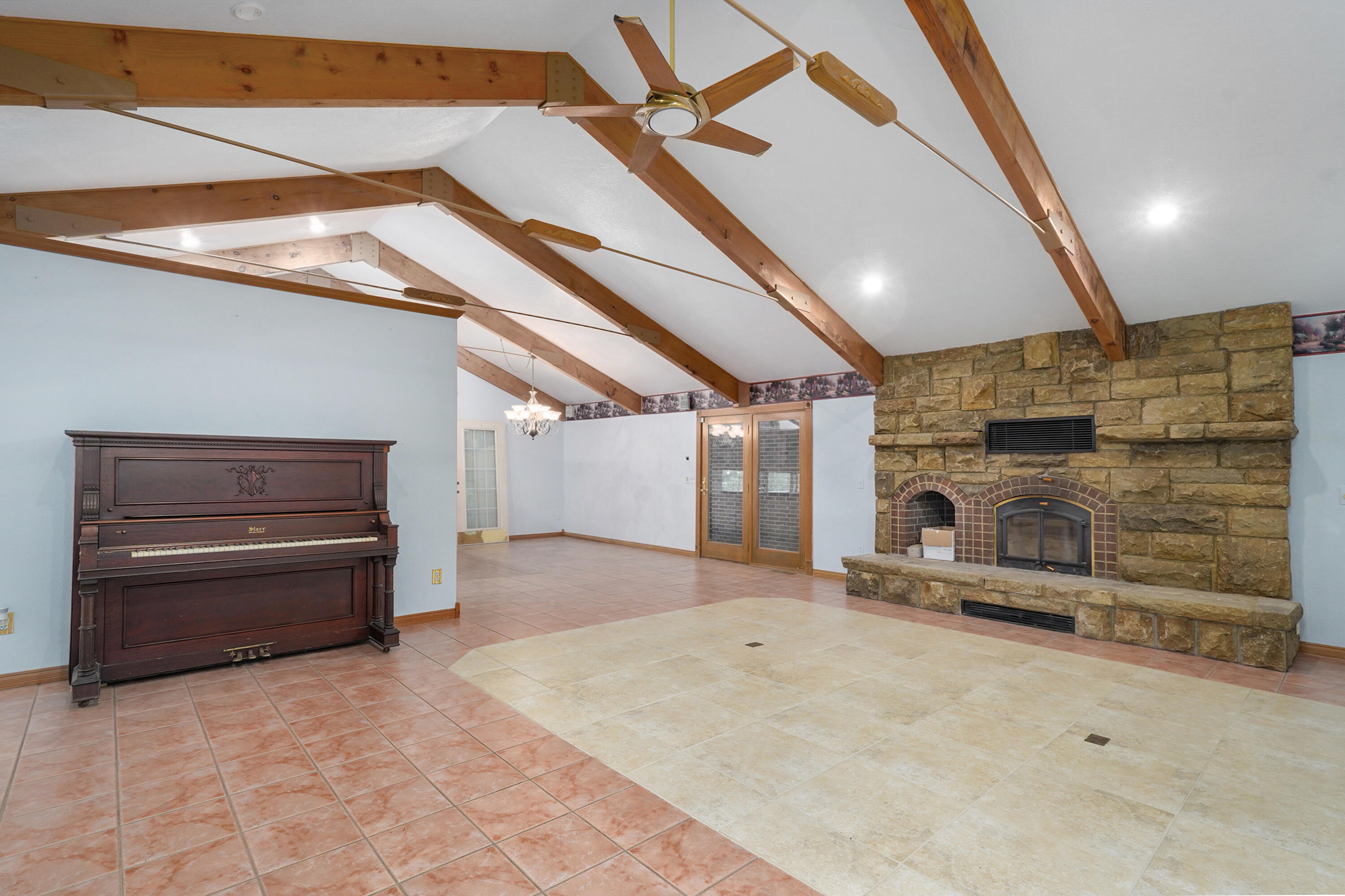 1908 Center Road Property Photo 24