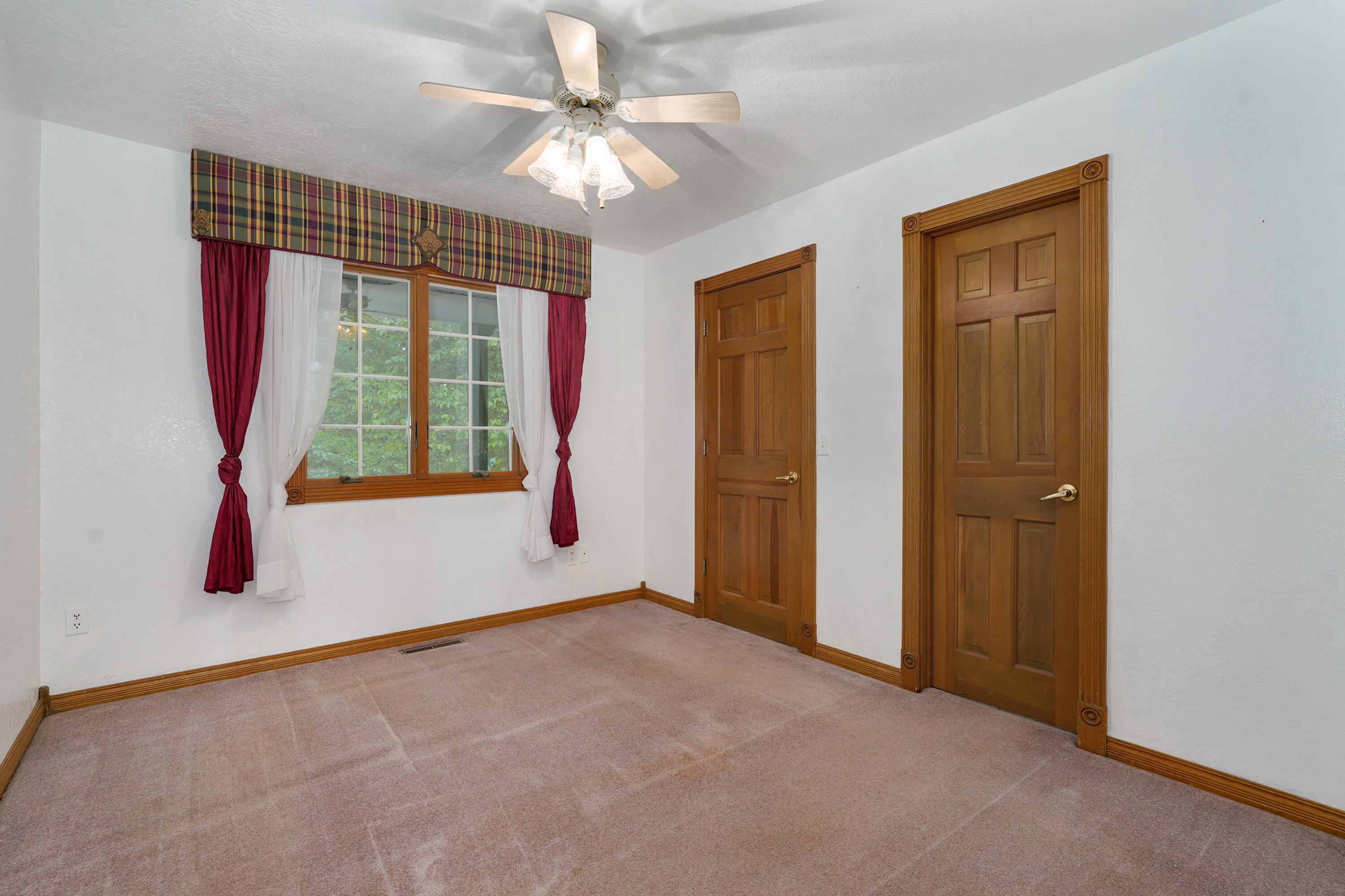 1908 Center Road Property Photo 42