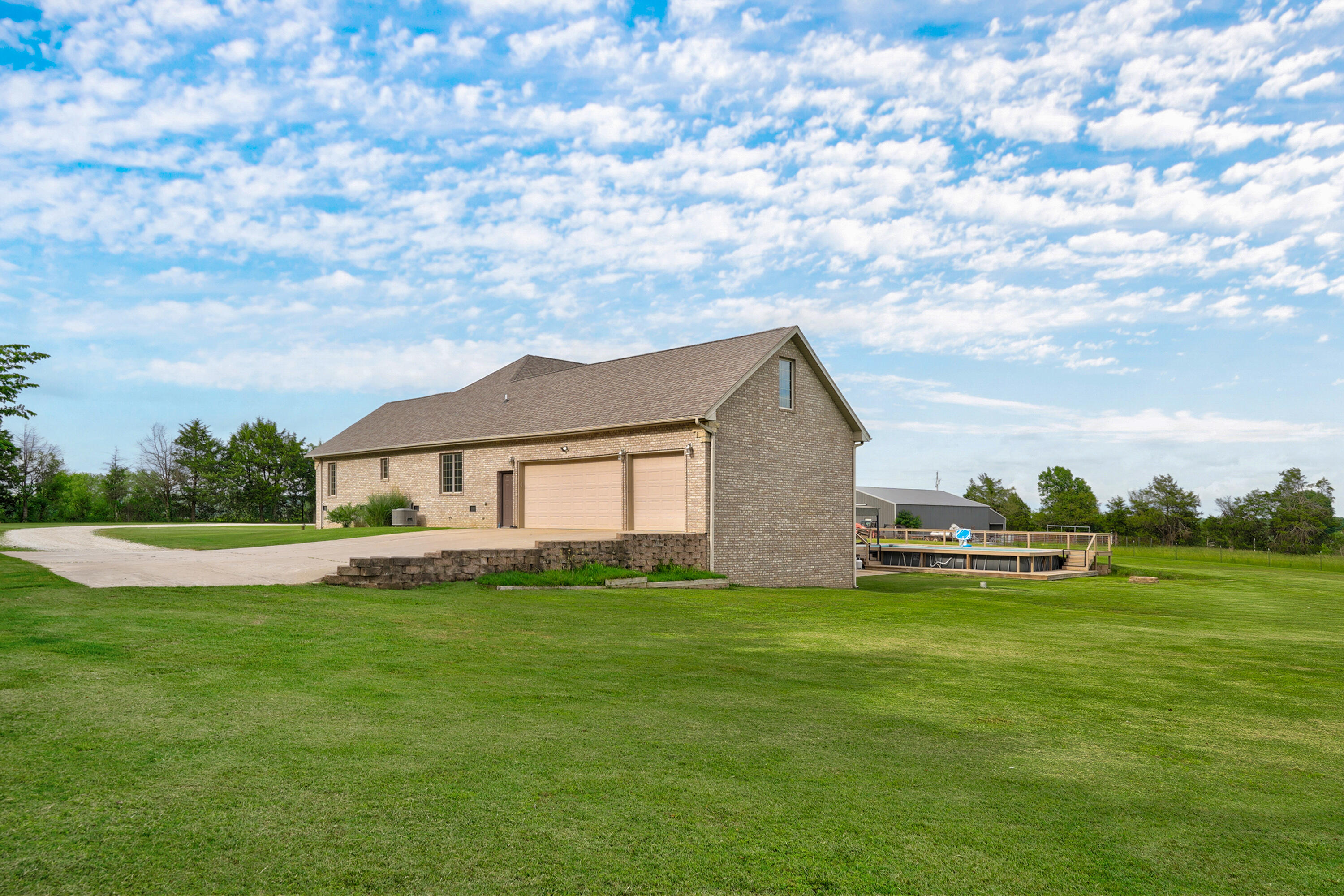 8105 North Farm Road 207 Property Photo 45