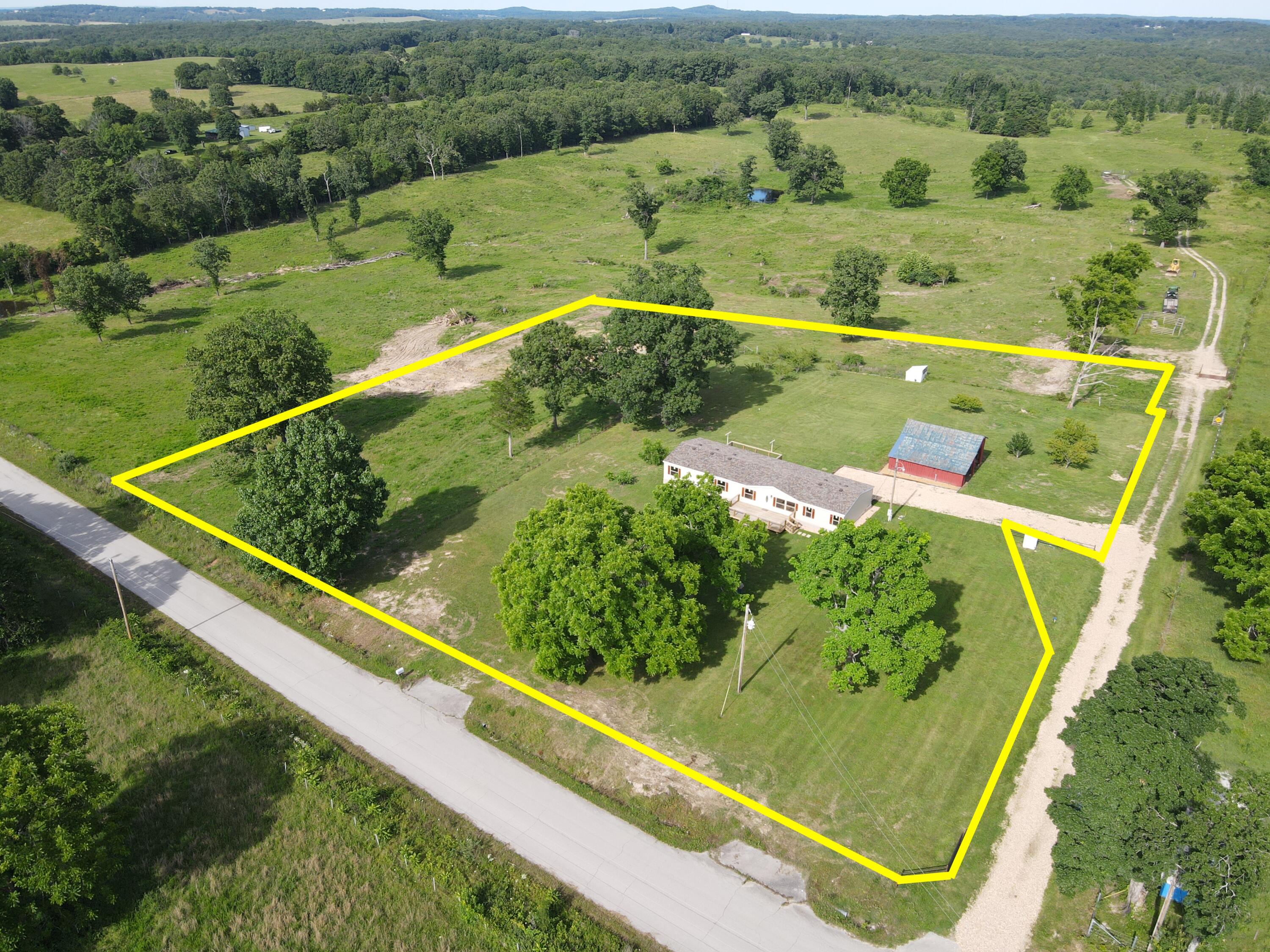 1032 County Road A-409 Property Photo 4