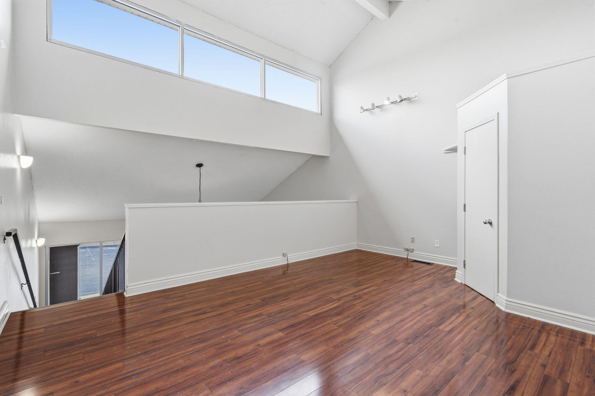 590 West Pacific Street Property Photo 13
