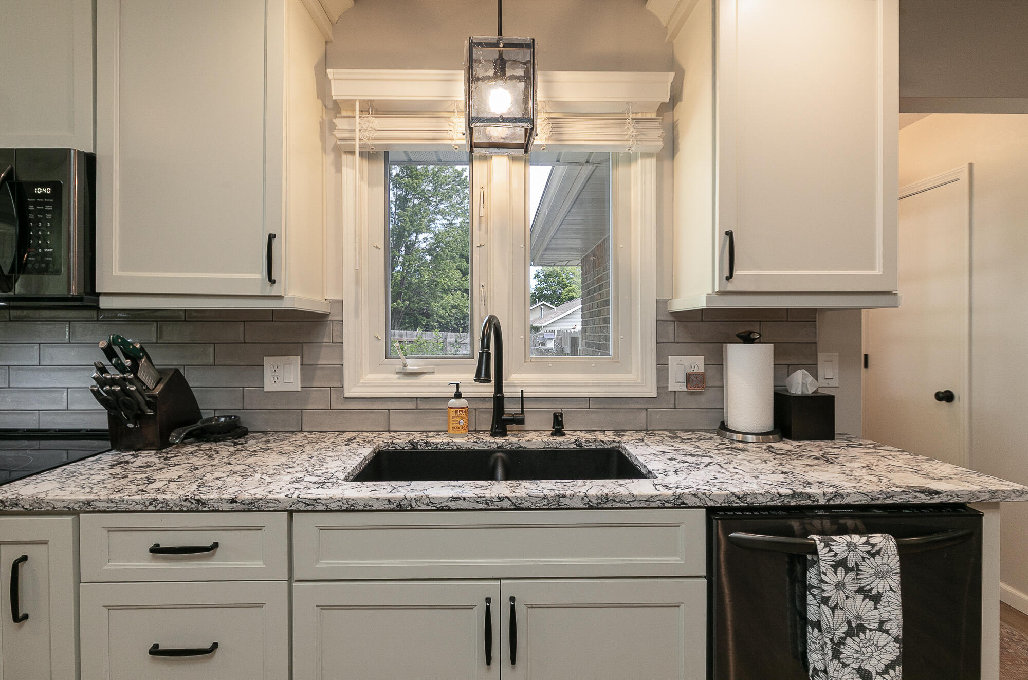 4845 South Ash Avenue Property Photo 7