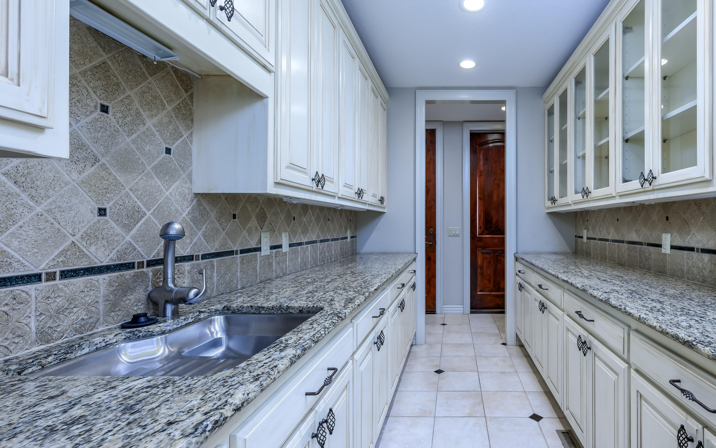 20478 Lawrence 2180 Property Photo 24