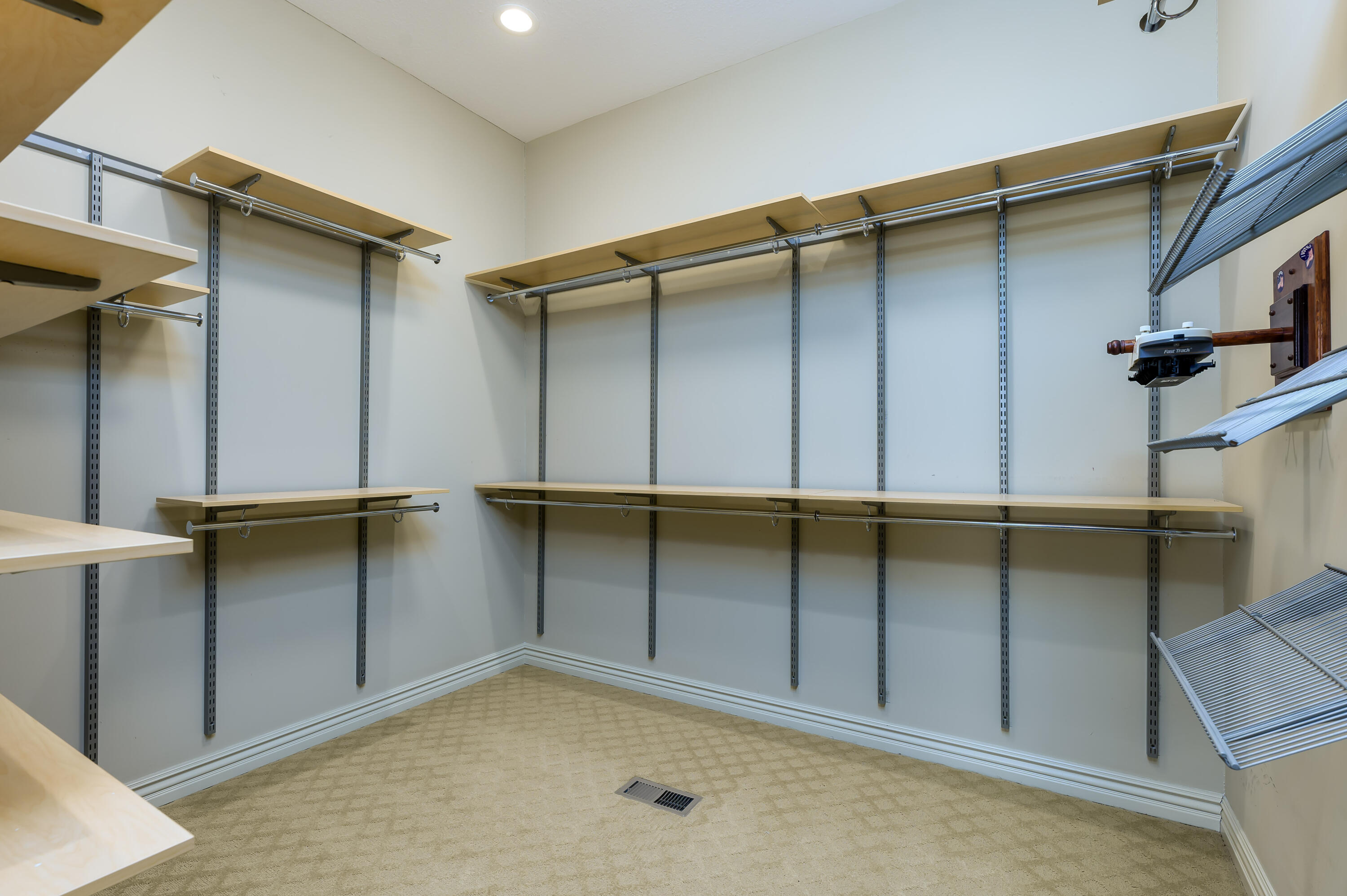 20478 Lawrence 2180 Property Photo 52