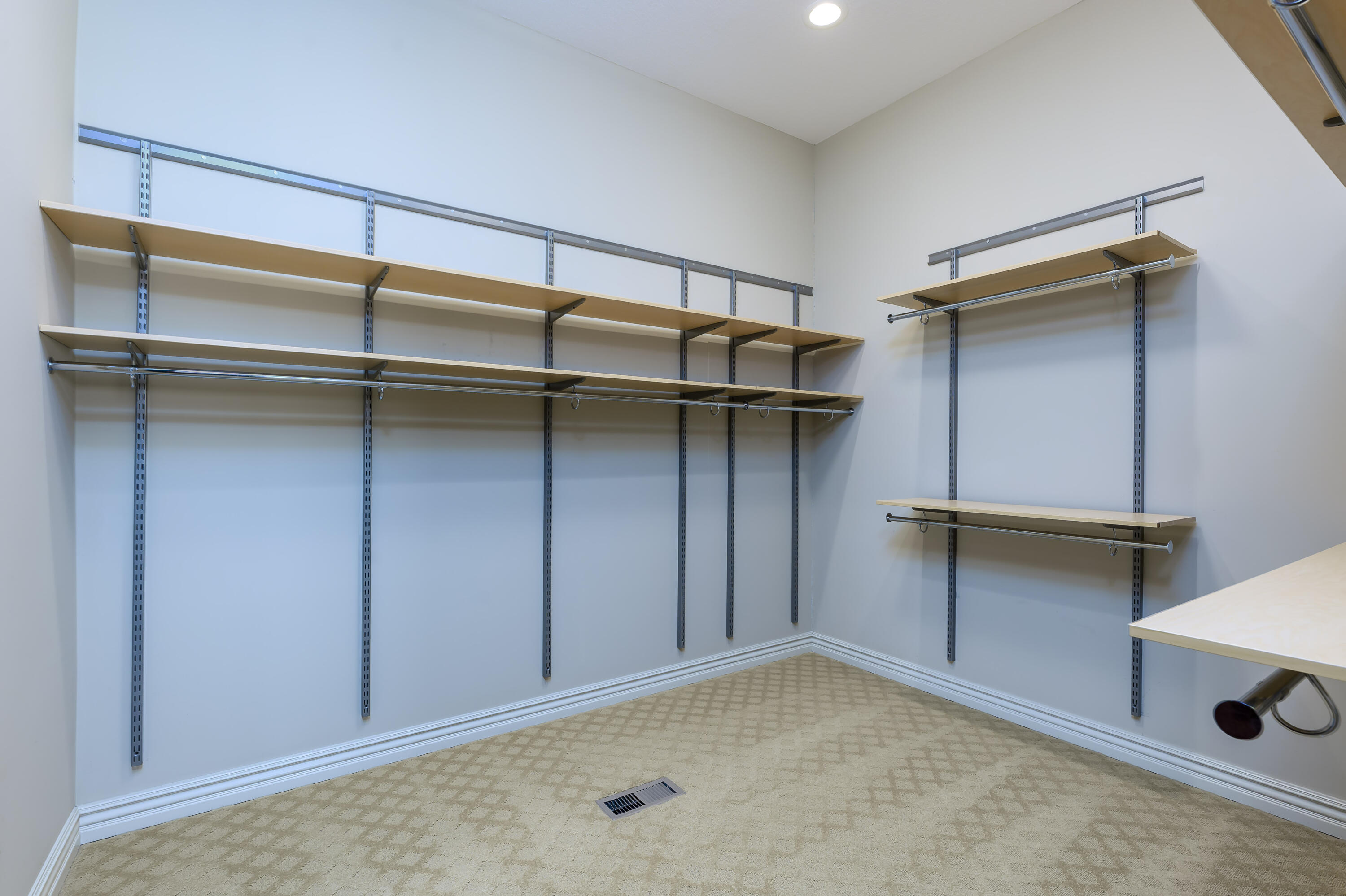 20478 Lawrence 2180 Property Photo 53