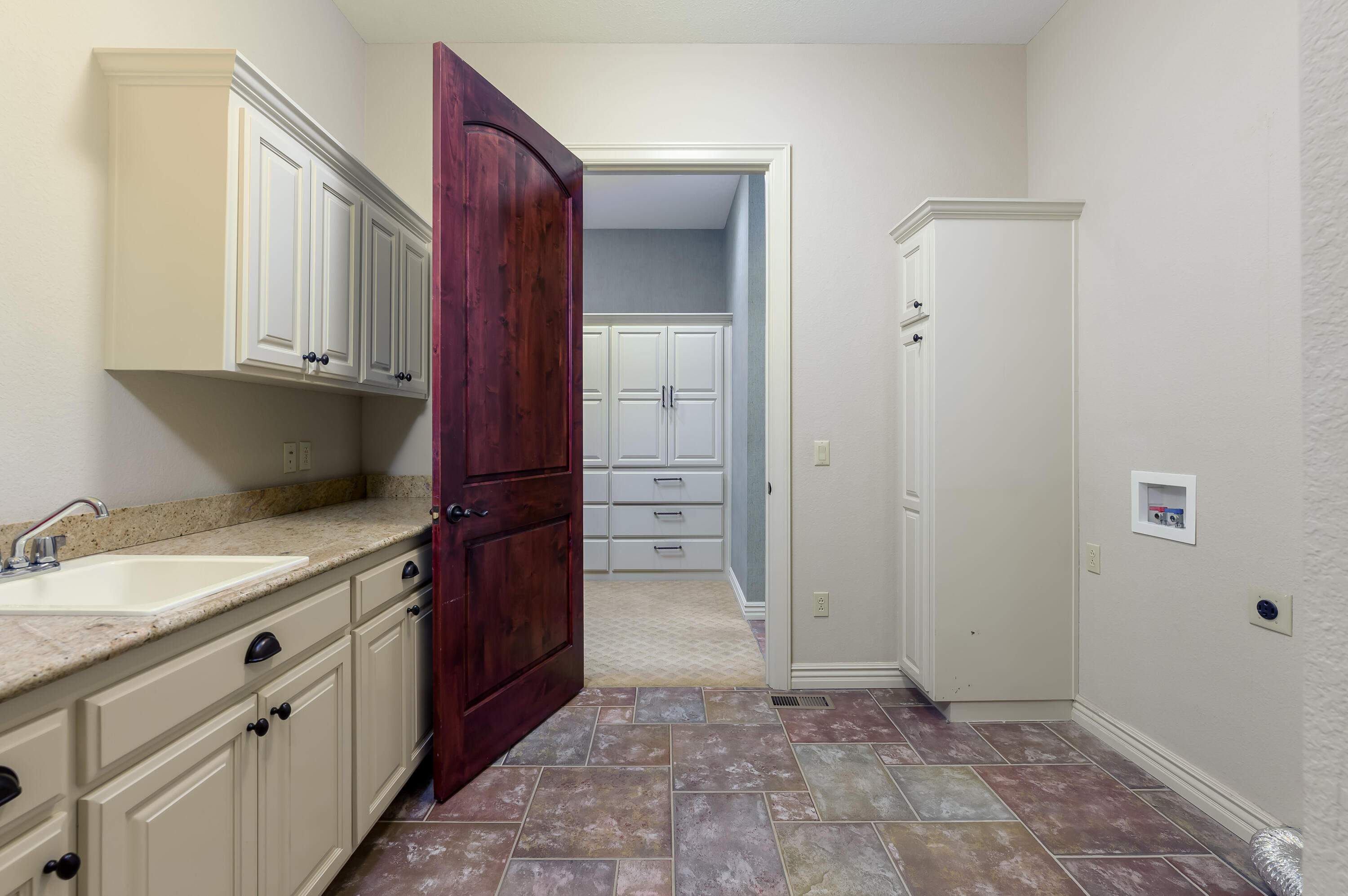 20478 Lawrence 2180 Property Photo 55