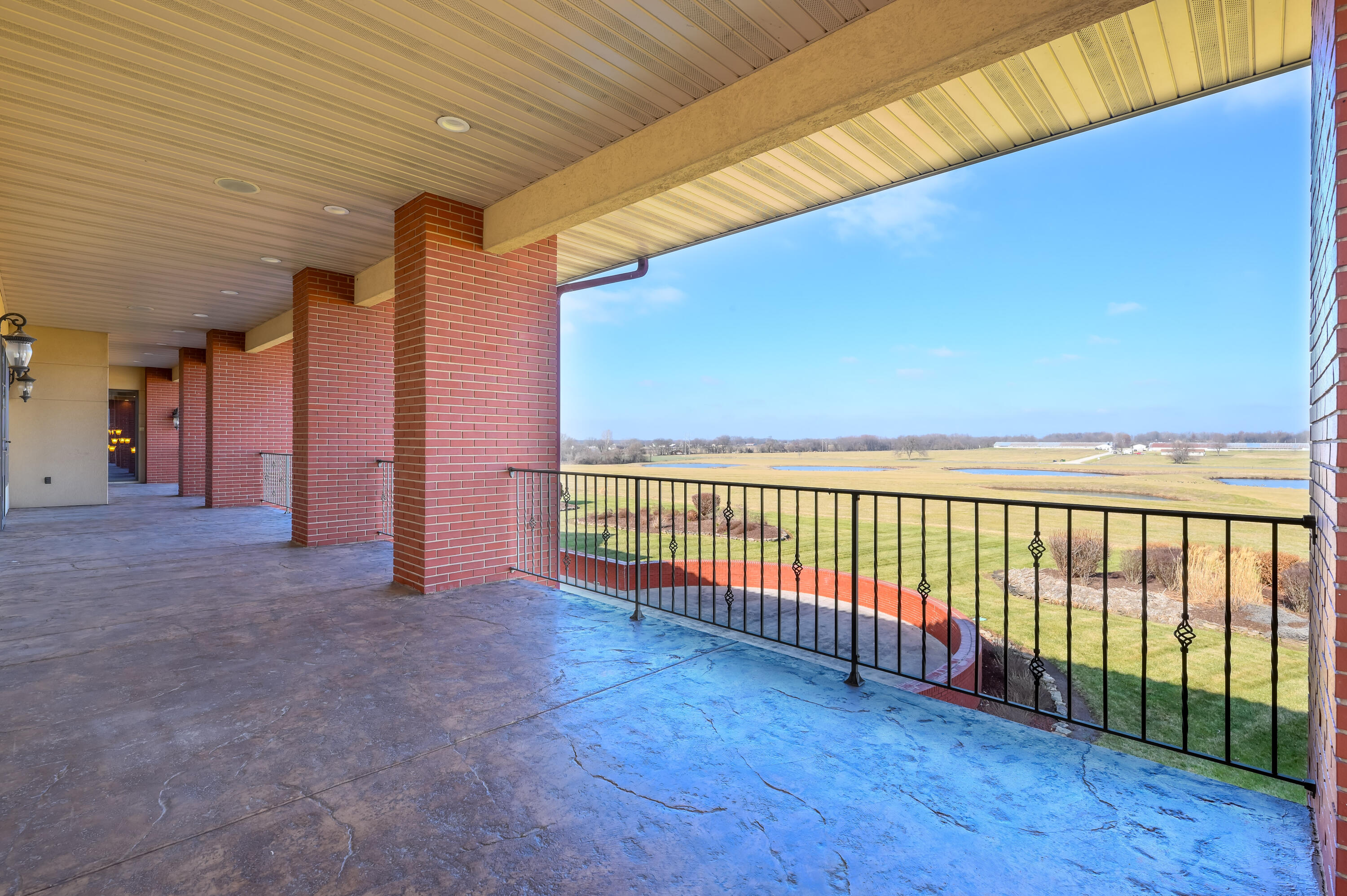 20478 Lawrence 2180 Property Photo 64