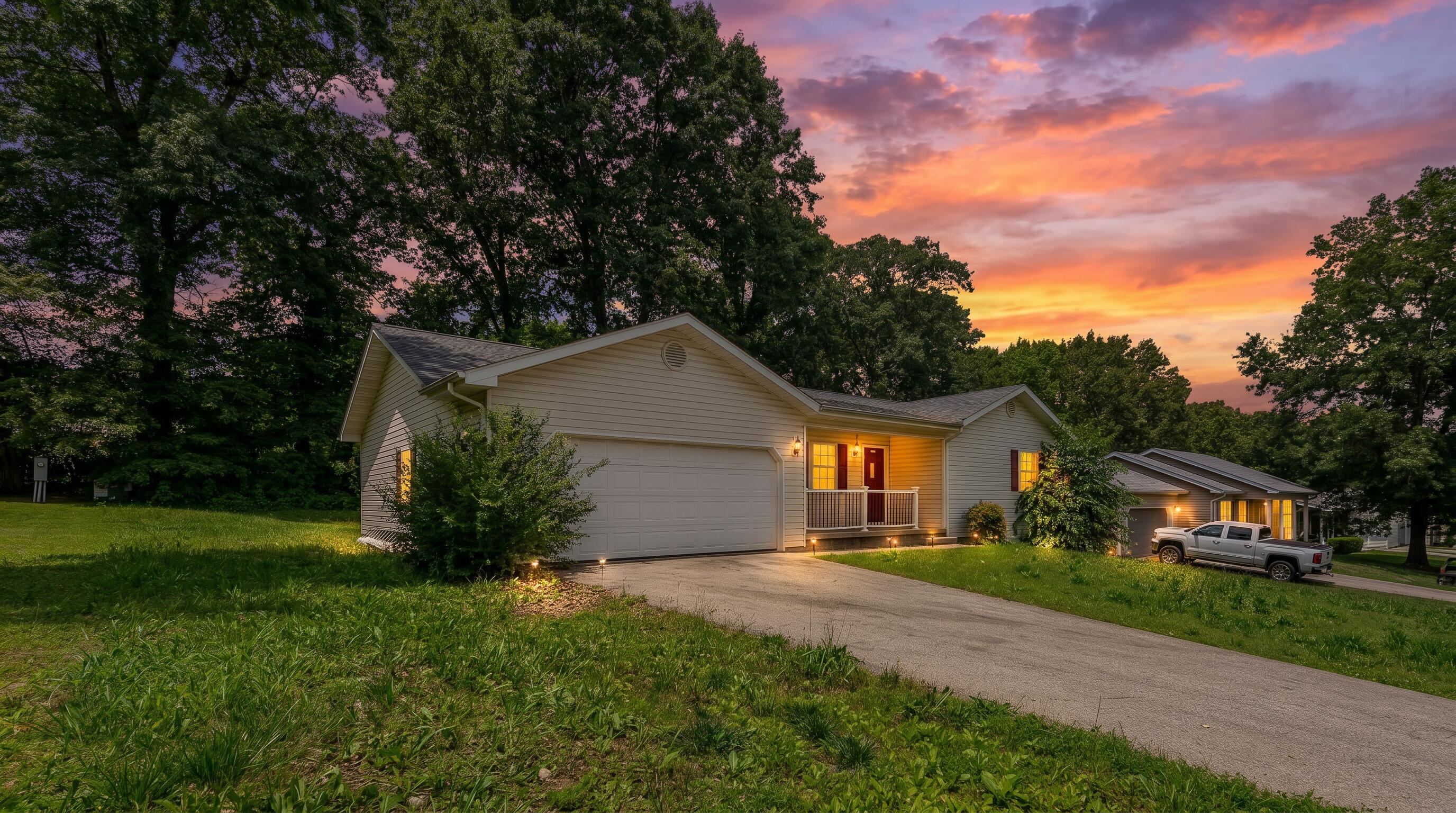 444 Regina Avenue Property Photo 1