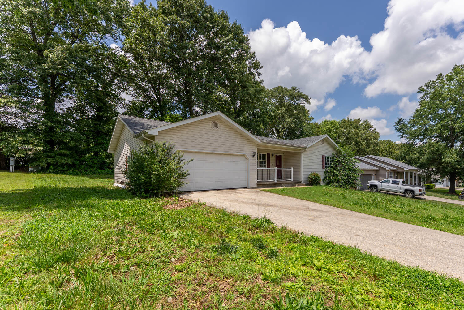 444 Regina Avenue Property Photo 8