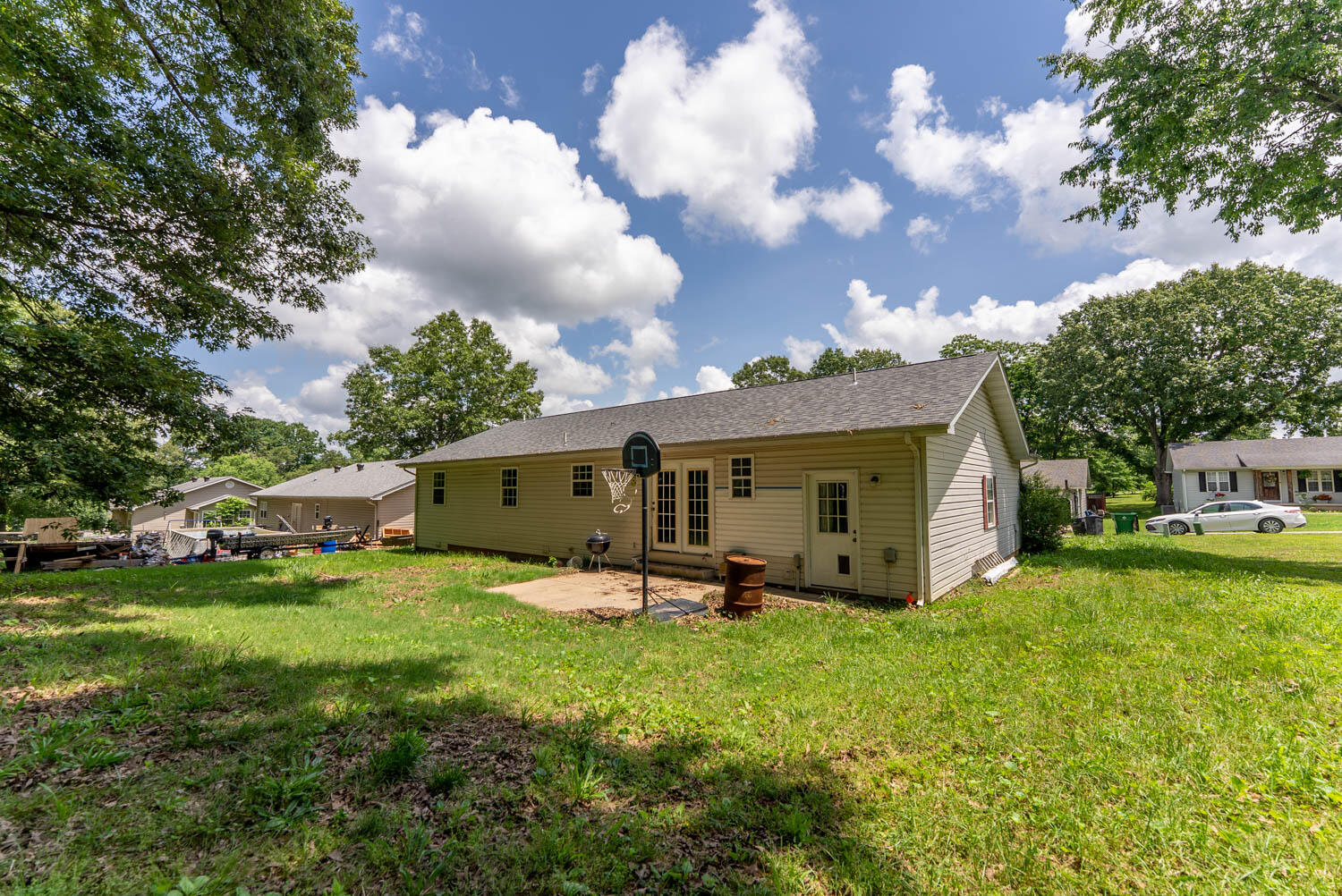 444 Regina Avenue Property Photo 33