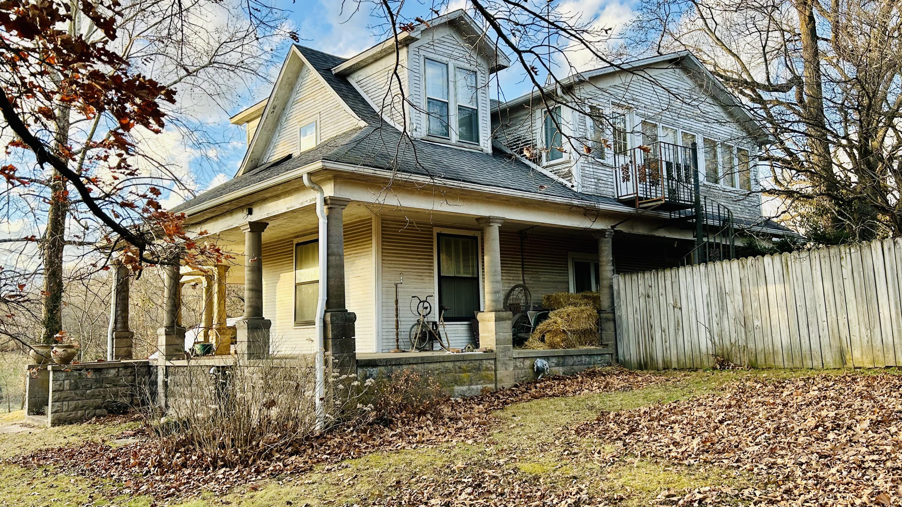 22539 Lawrence 1040 Property Photo 3