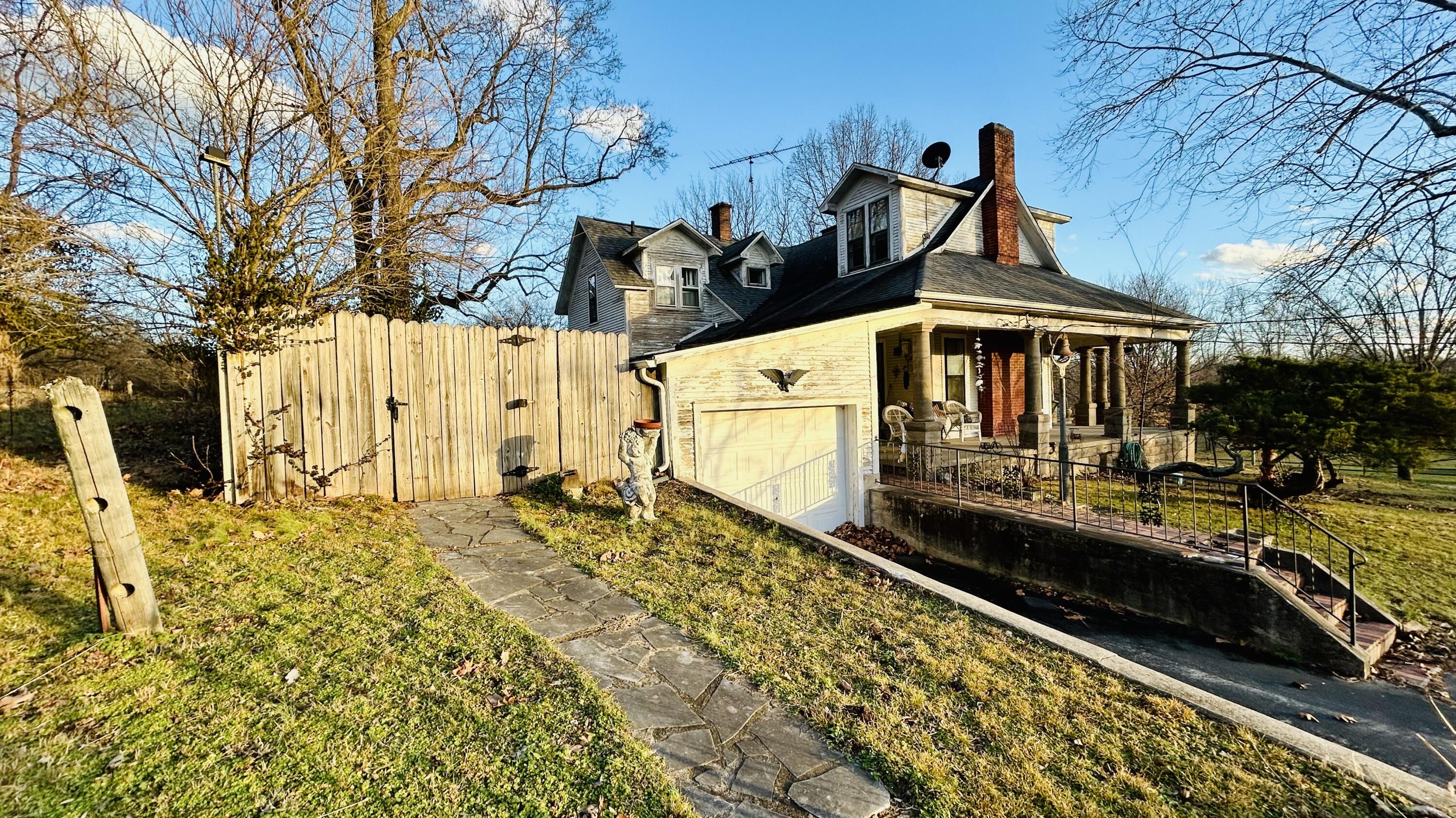 22539 Lawrence 1040 Property Photo 8
