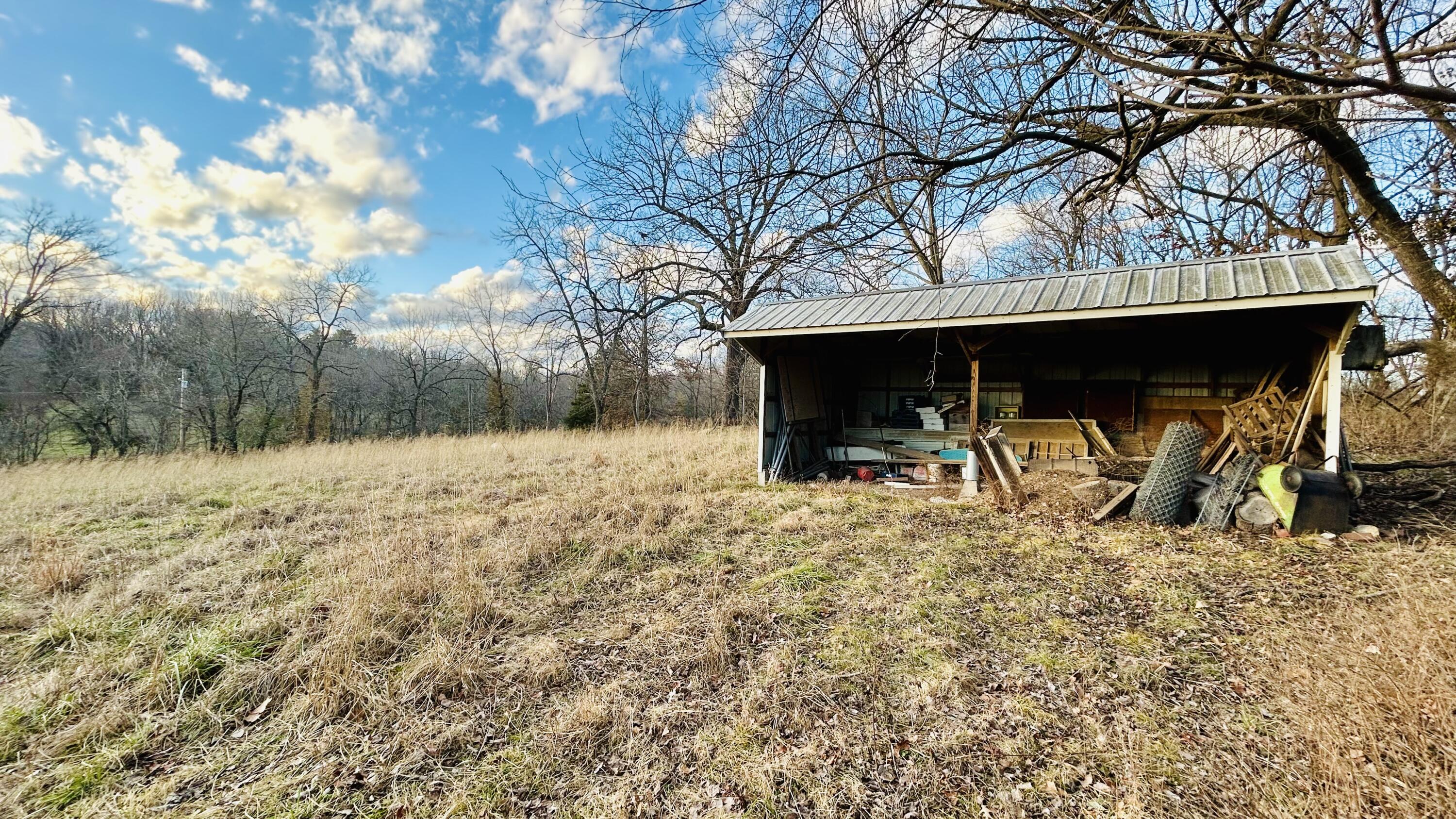 22539 Lawrence 1040 Property Photo 11