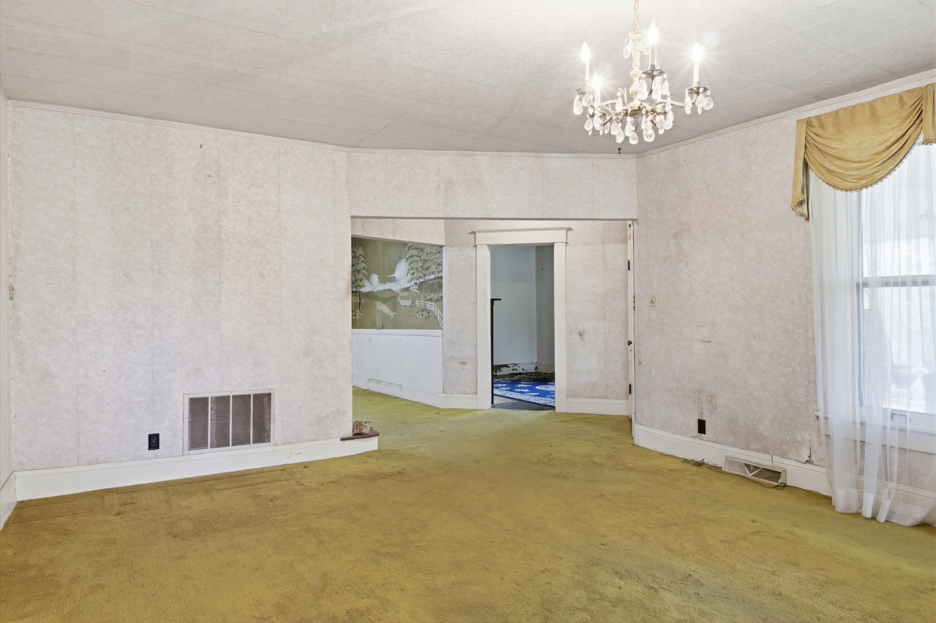 22539 Lawrence 1040 Property Photo 18