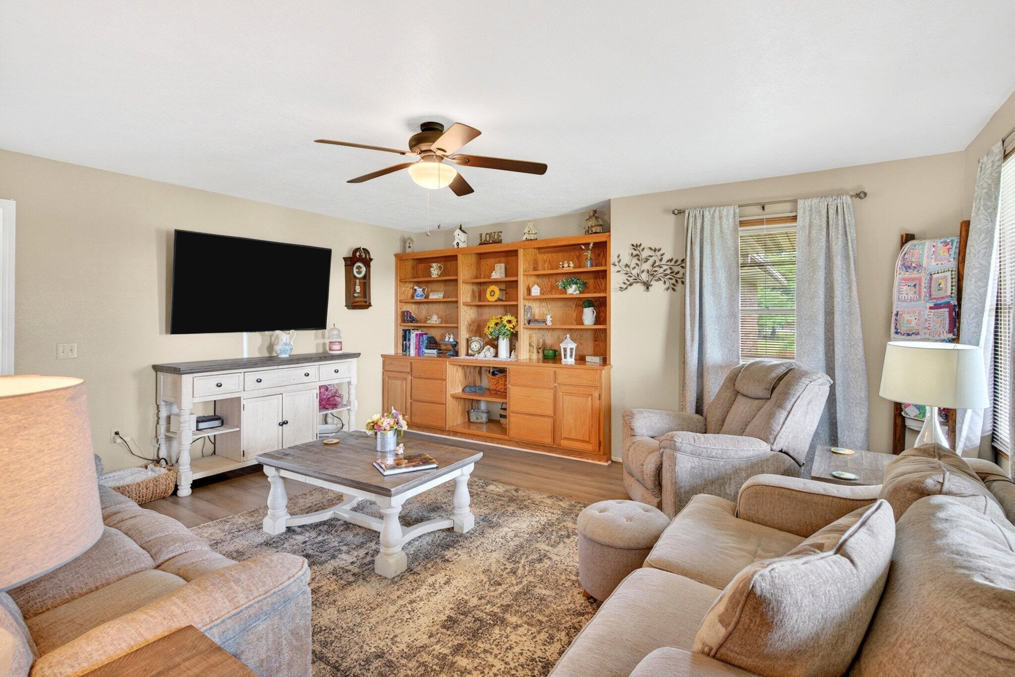 11763 Highway V Property Photo 9