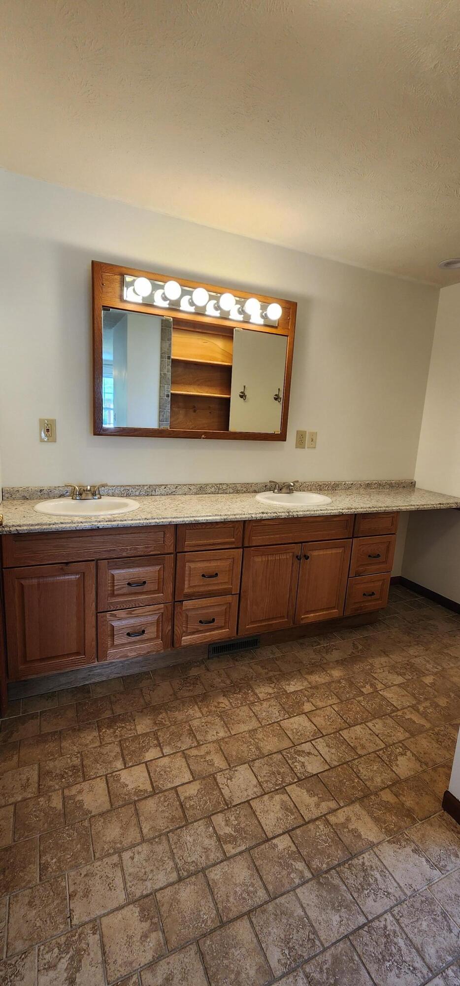17529 St Highway U Property Photo 12