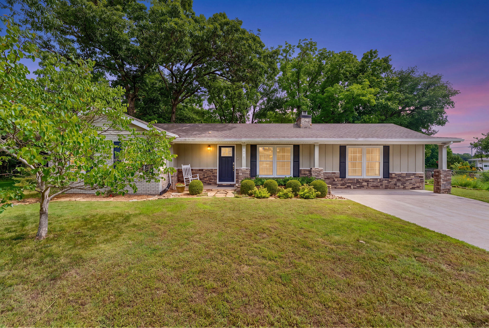 909 Cliff Drive Property Photo 1